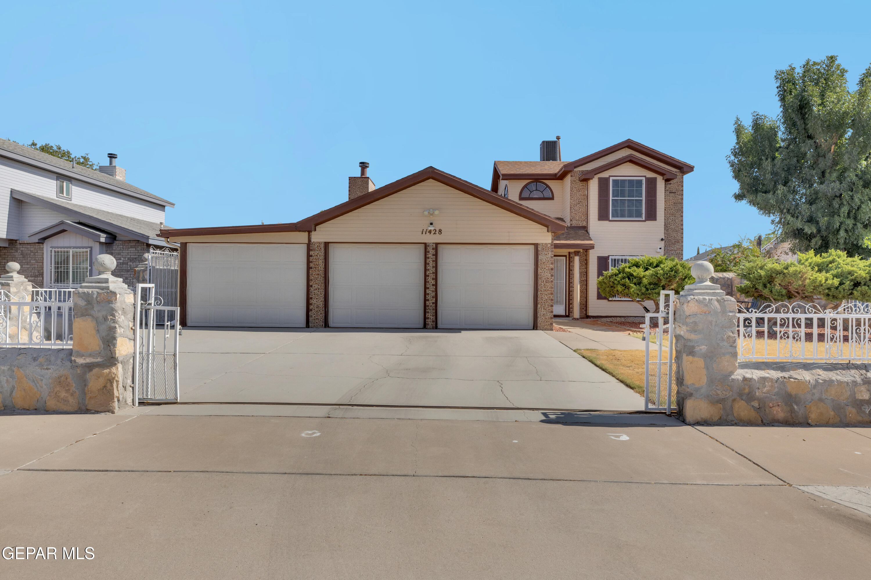 11428 Lake Tana Drive Property Photo 1