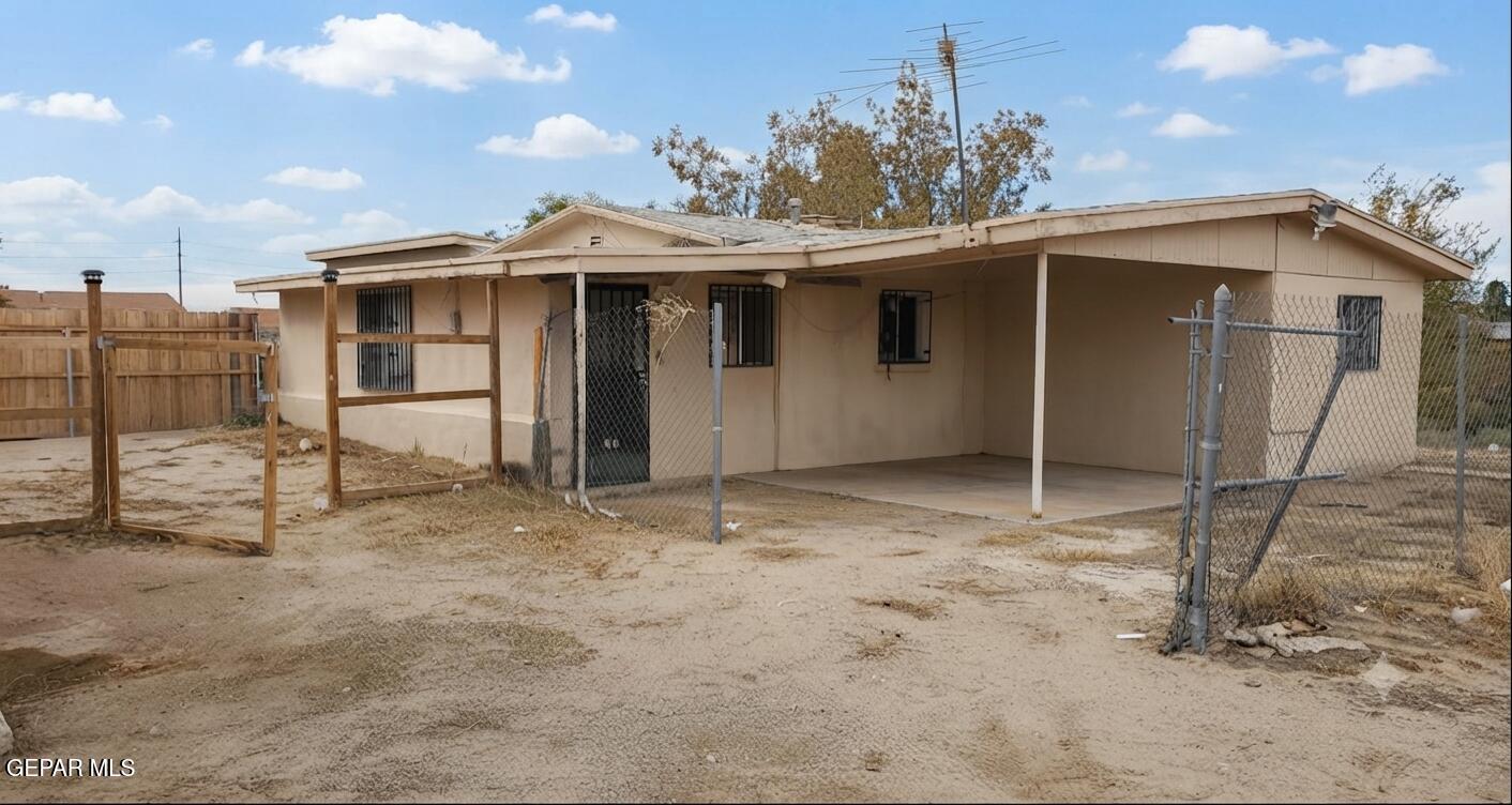 708 E Washington Street Property Photo 2