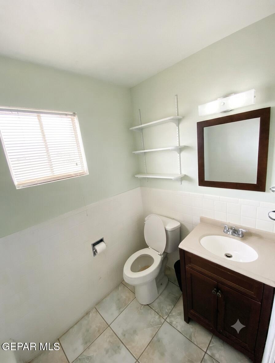 708 E Washington Street Property Photo 9