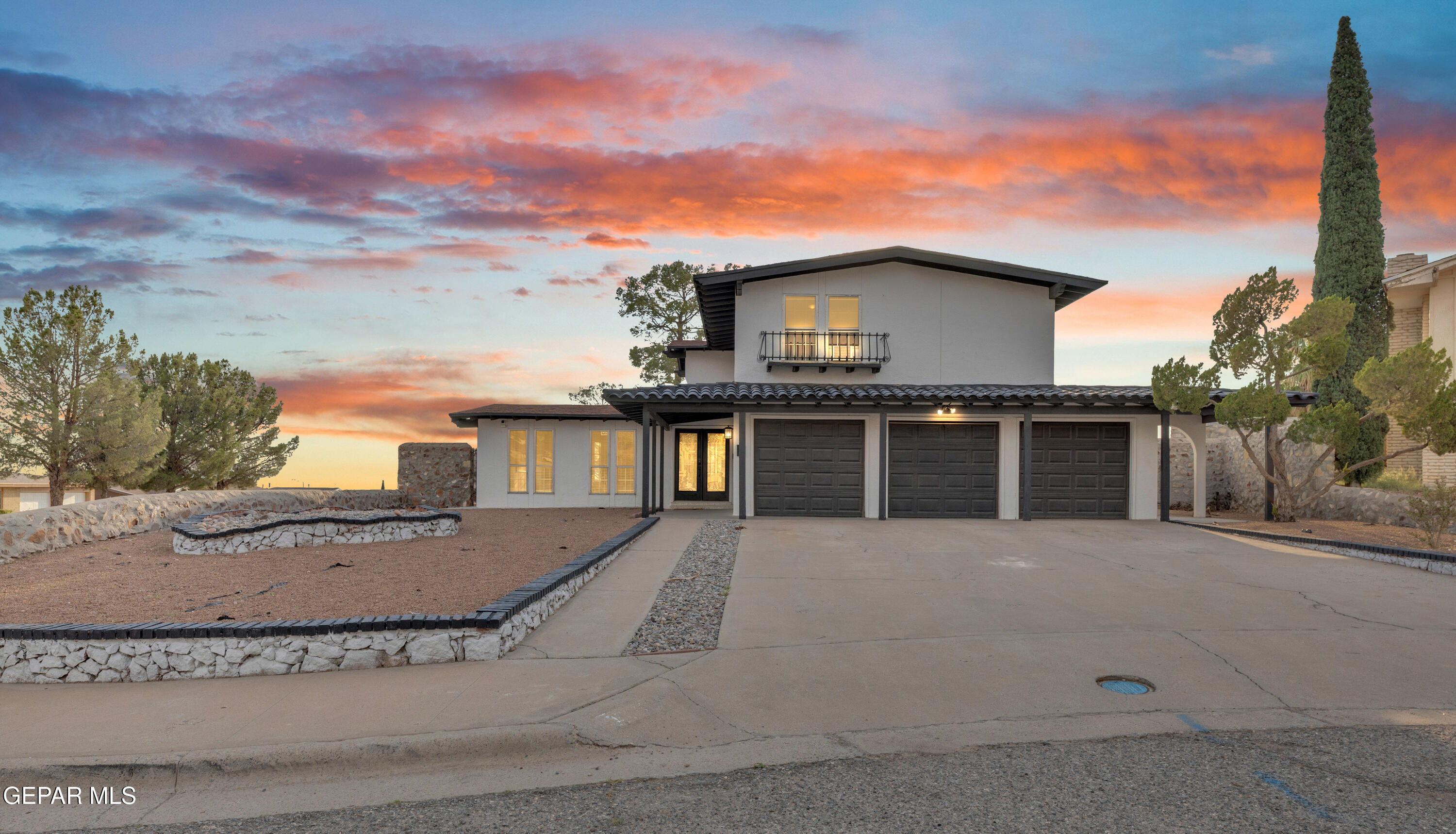 6637 Mariposa Drive Property Photo 1