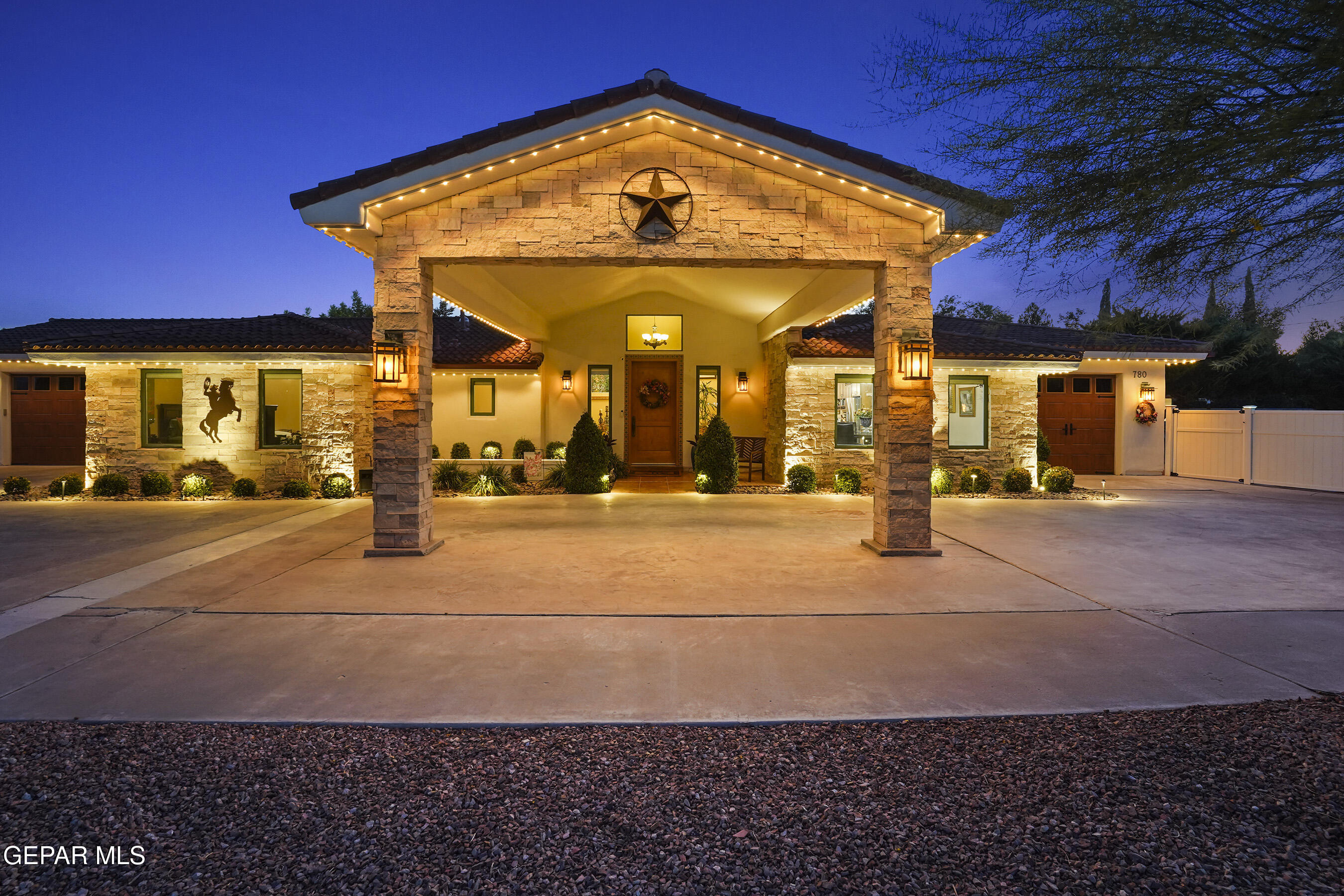 780 Romer Ray Drive Property Photo 1