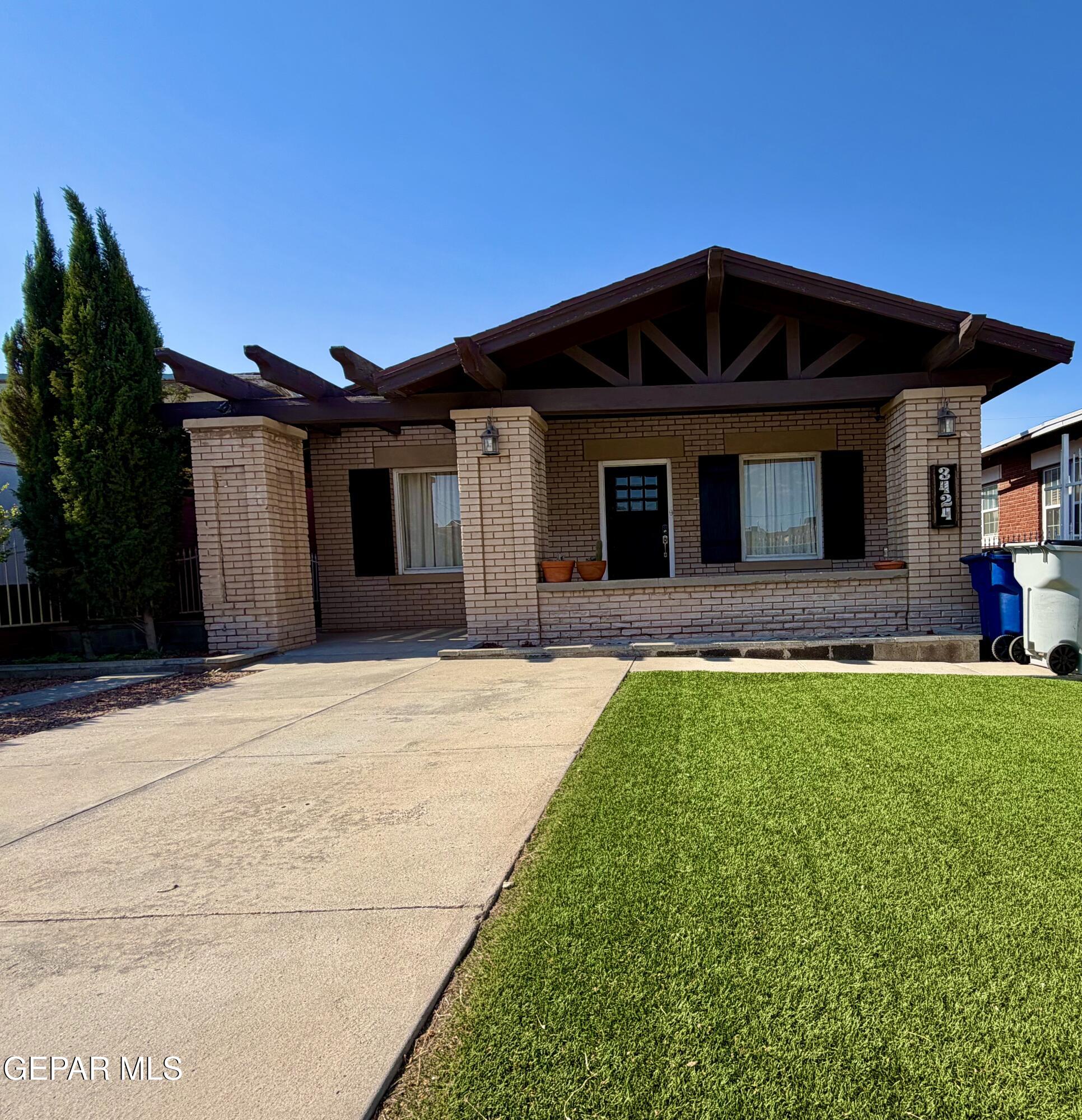 3424 La Luz Avenue Property Photo 1