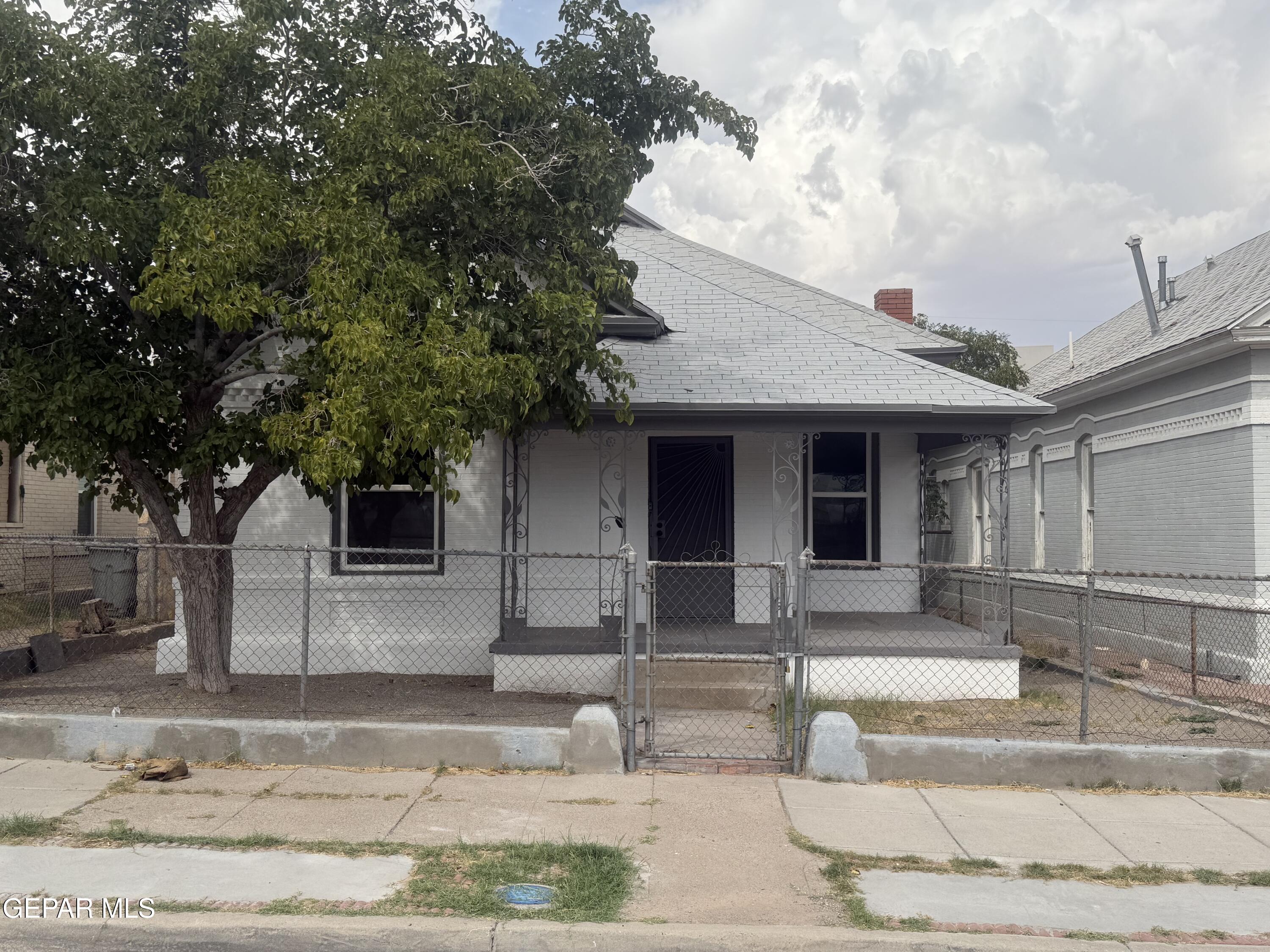 1102 N Florence Street Property Photo 1