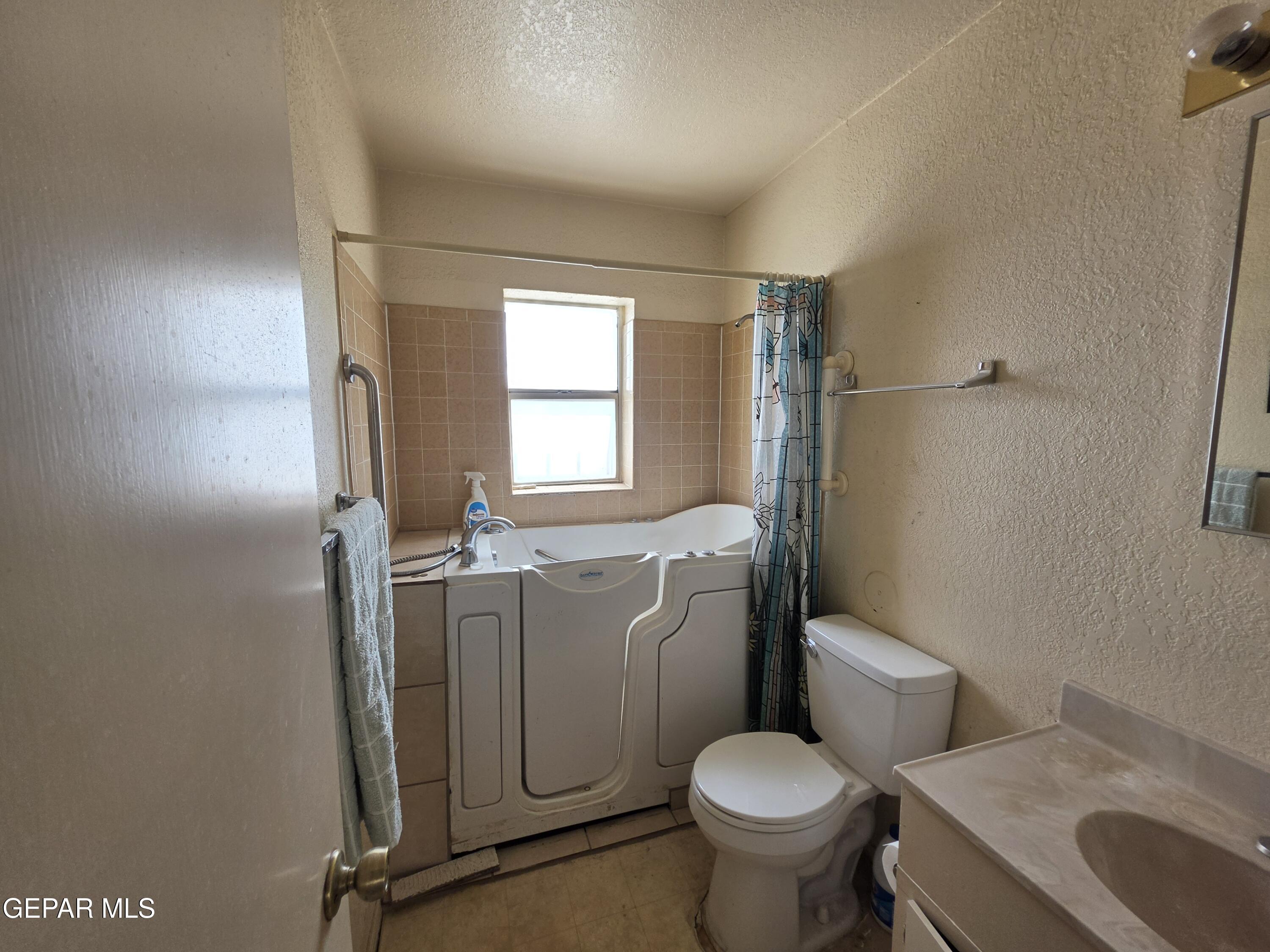 2228 Murchison Drive Property Photo 16