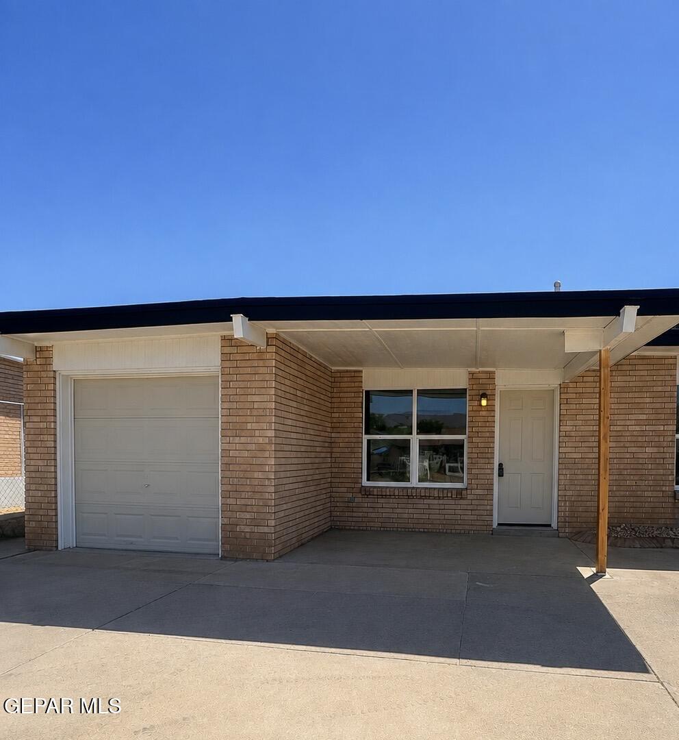 10736 Murphy Street Property Photo 1