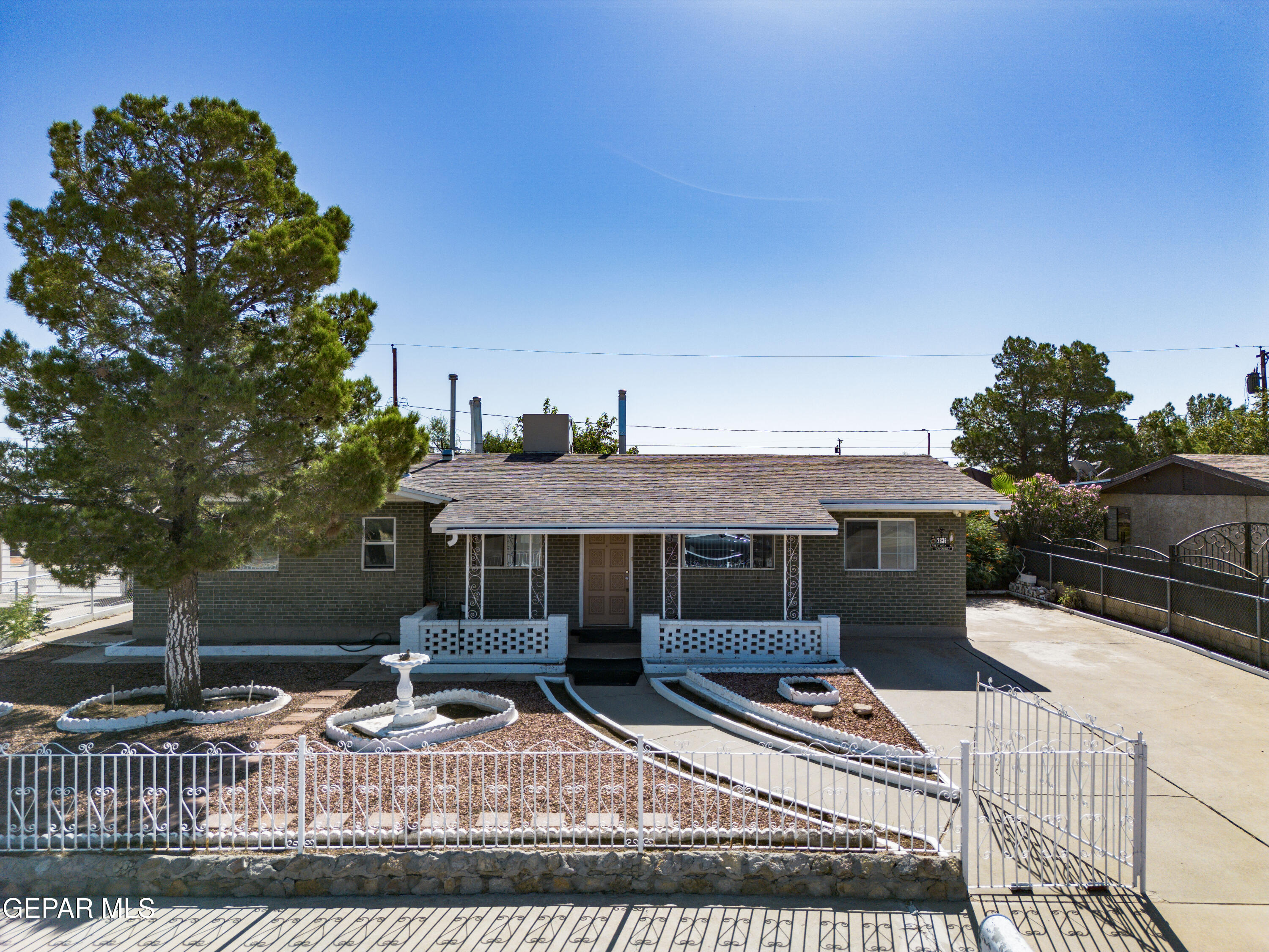 2636 Prestwick Road Property Photo 1