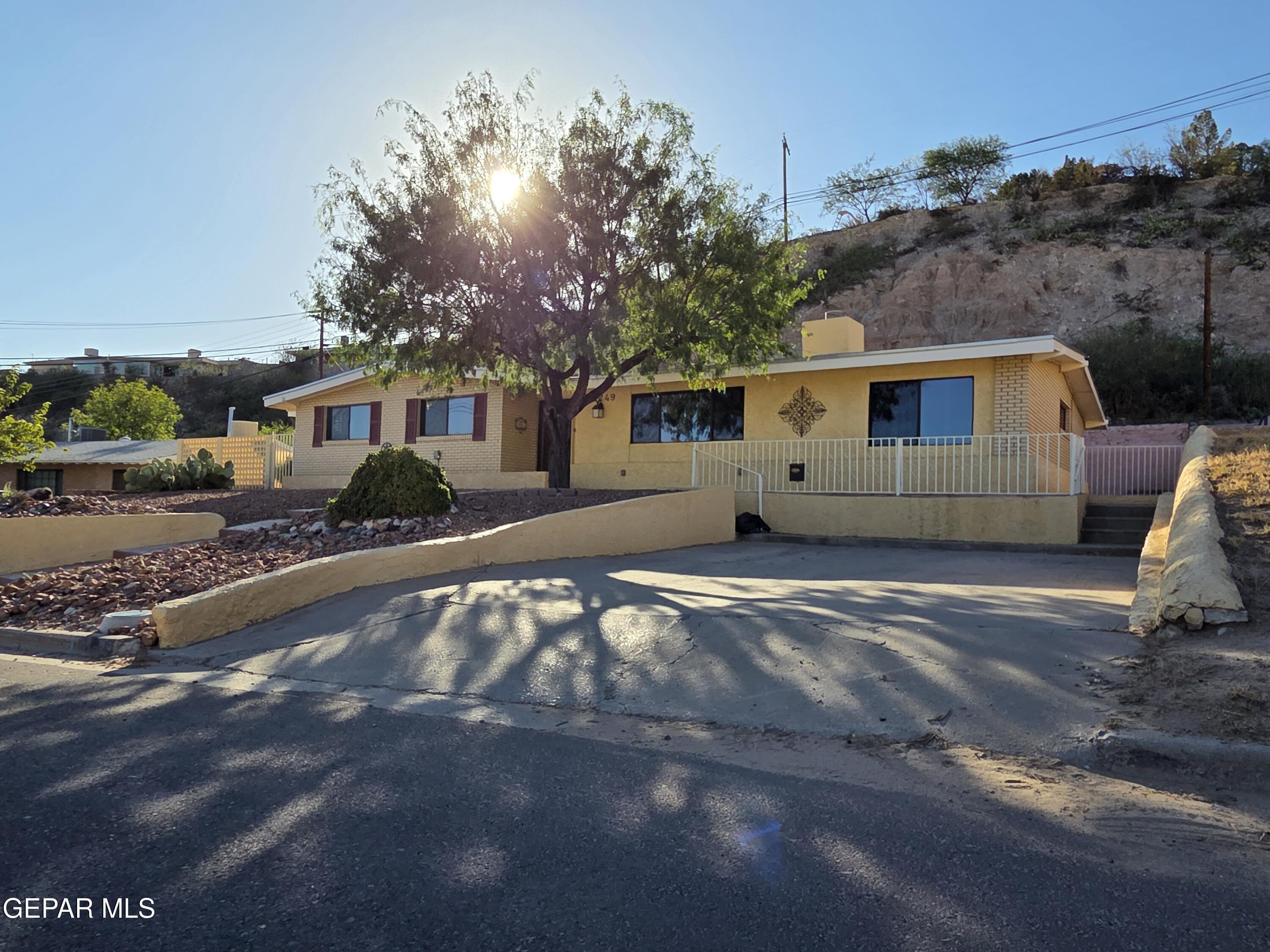 4249 Canterbury Drive Property Photo 1
