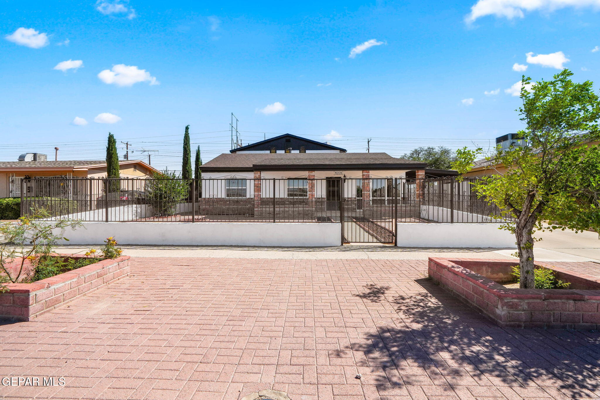 5221 Timberwolf Drive