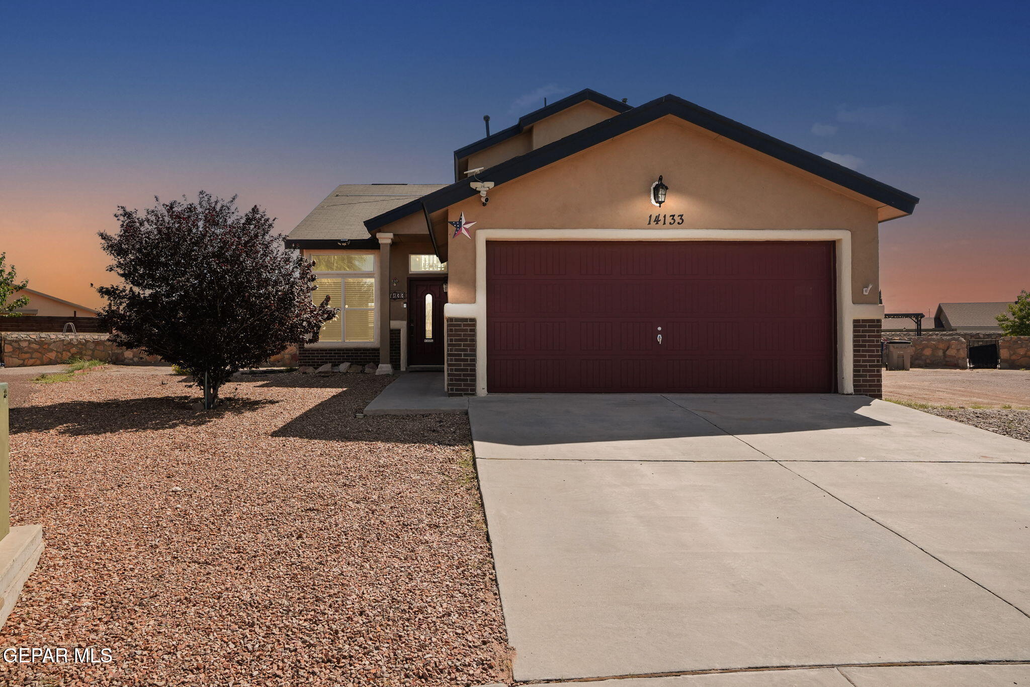 14133 Moon Rock Property Photo 1
