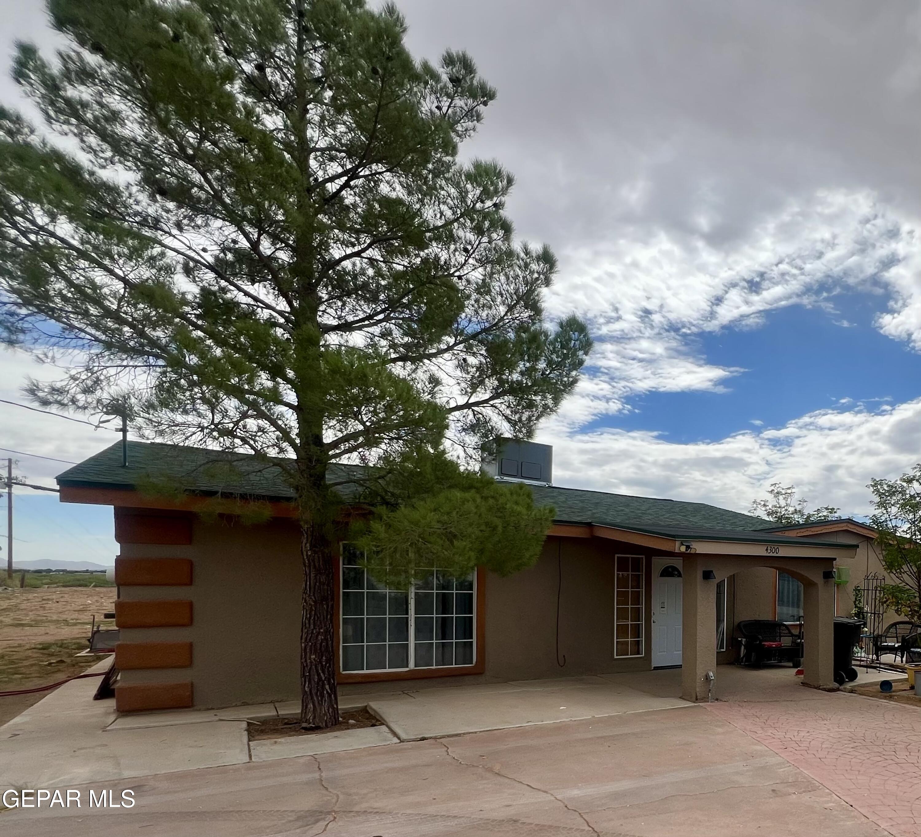 4300 Suwannee Street Property Photo 1