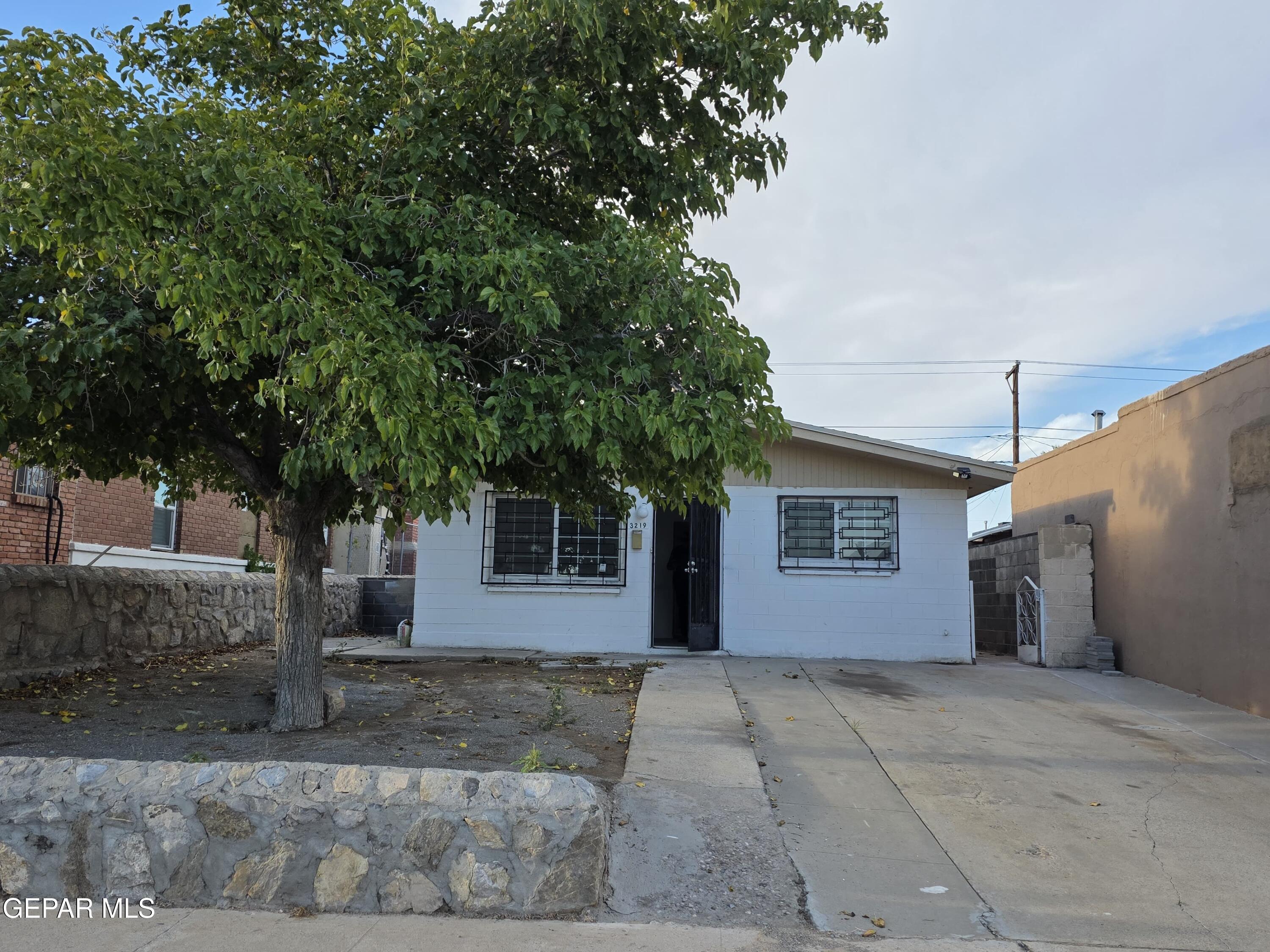 3219 Sacramento Avenue Property Photo 1