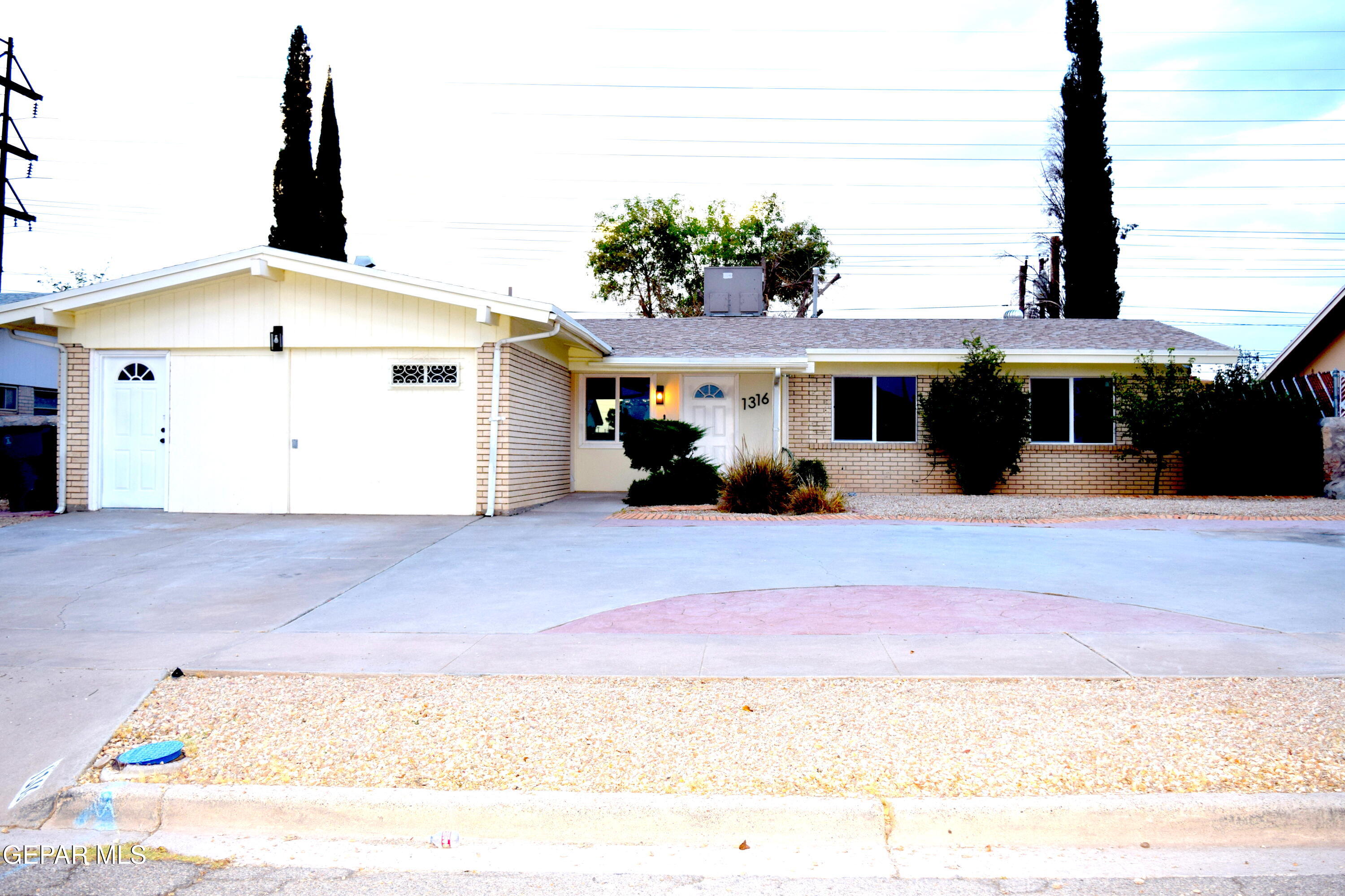 1316 Backus Street Property Photo 1