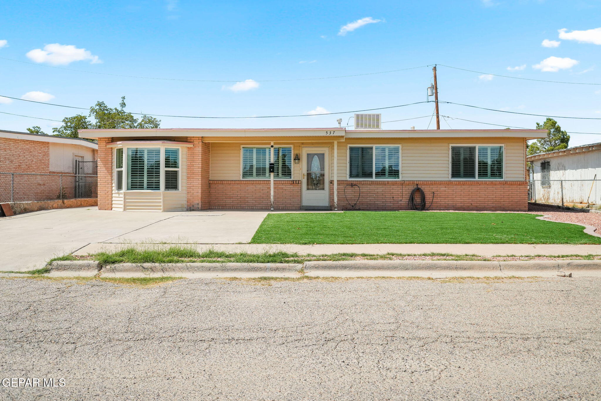 537 Gilmore Way Property Photo 1