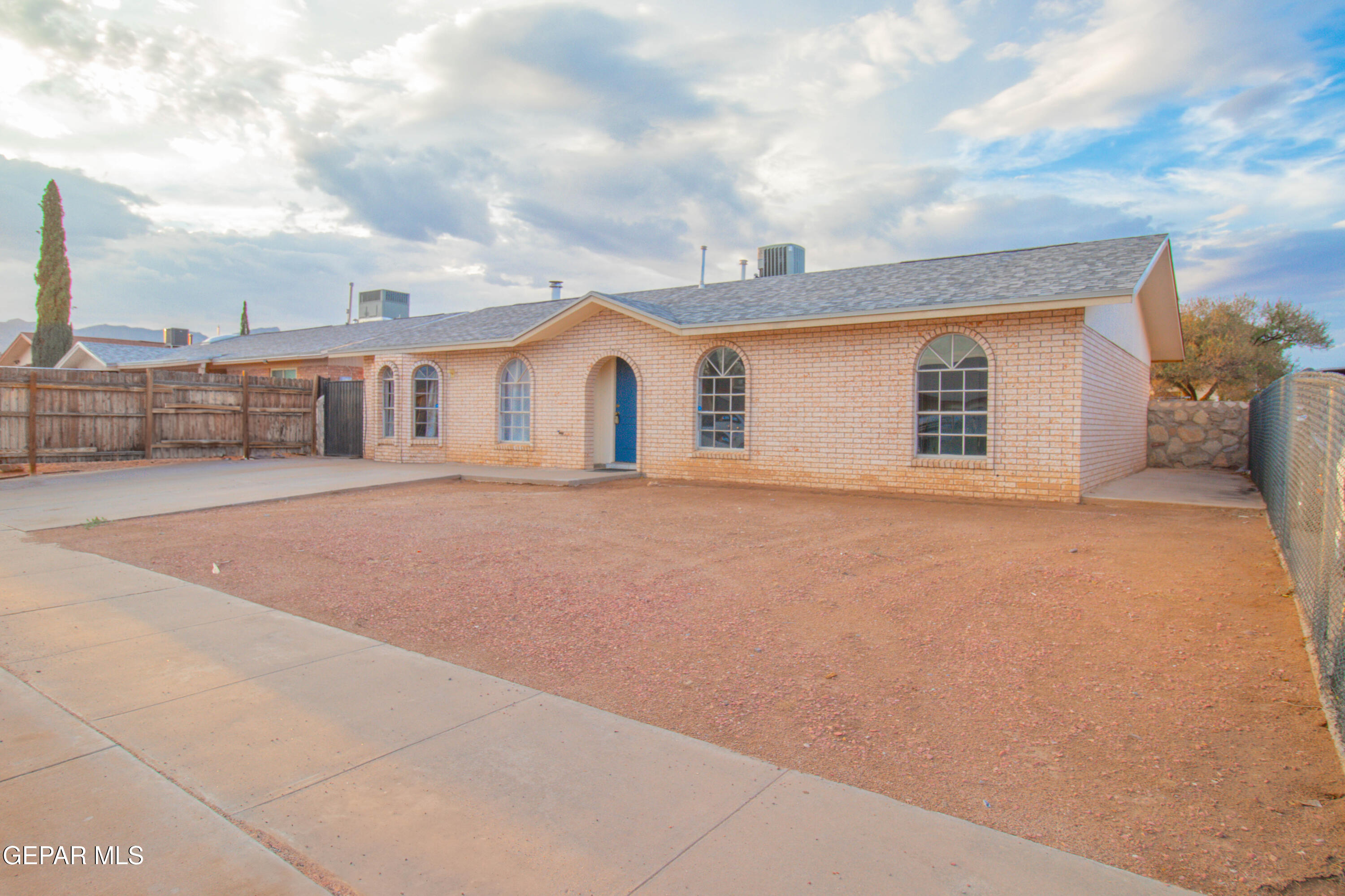 5525 Van Horn Drive Property Photo 1
