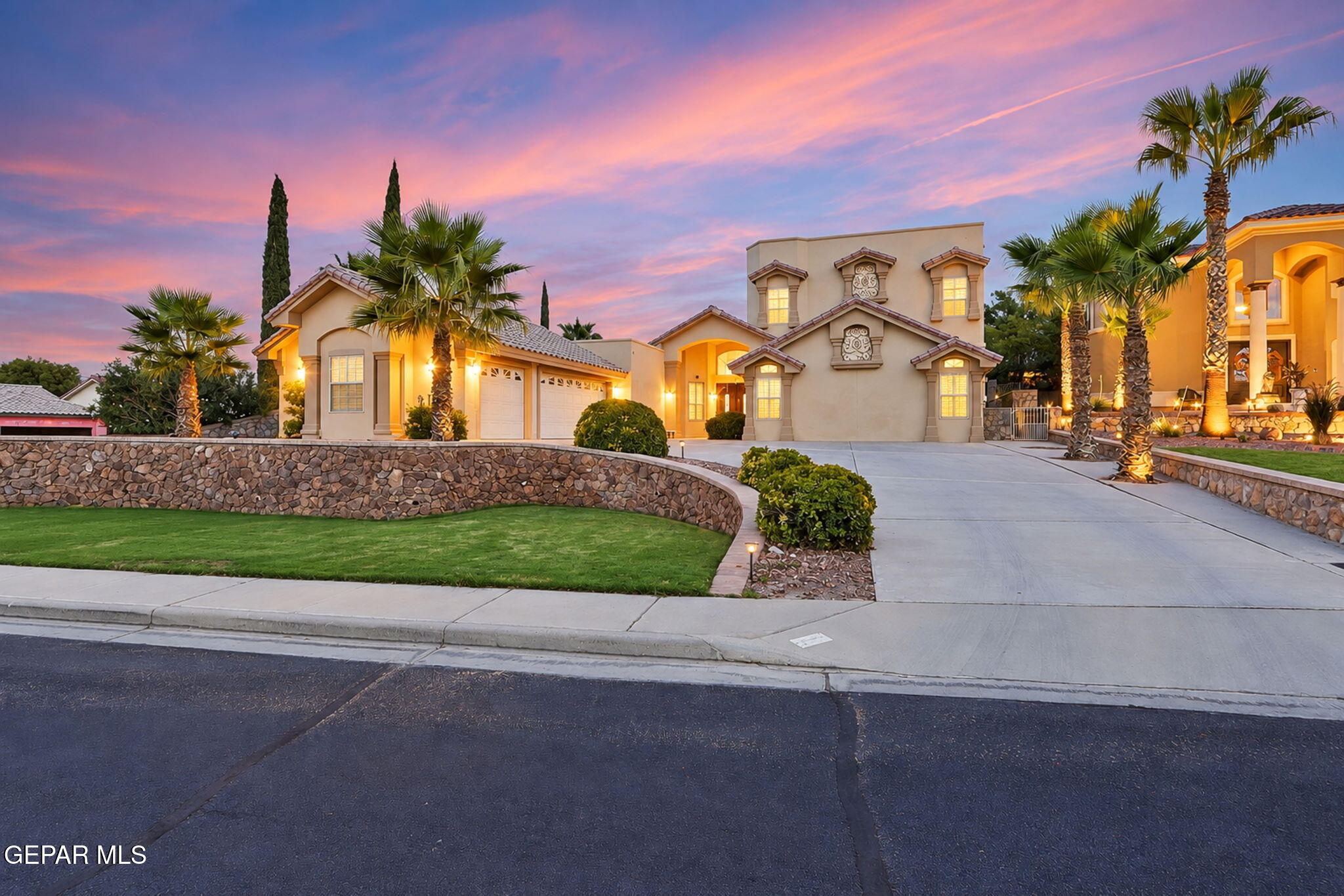 115 Crested Peak Court Property Photo 1
