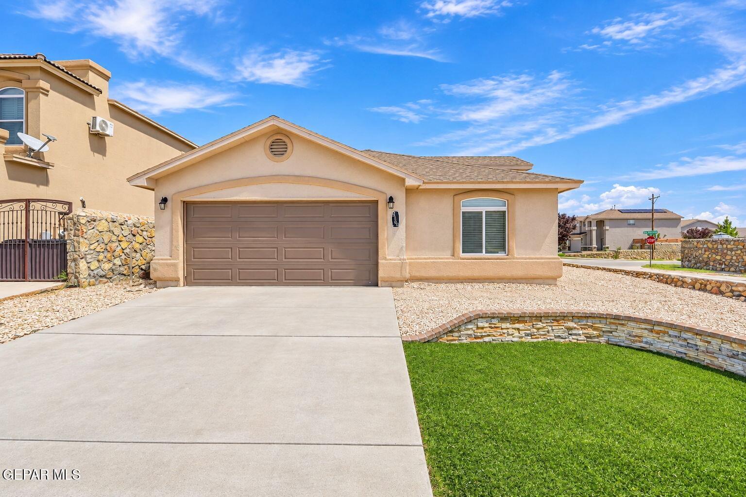 3300 Peruvian Paso Drive Property Photo 1