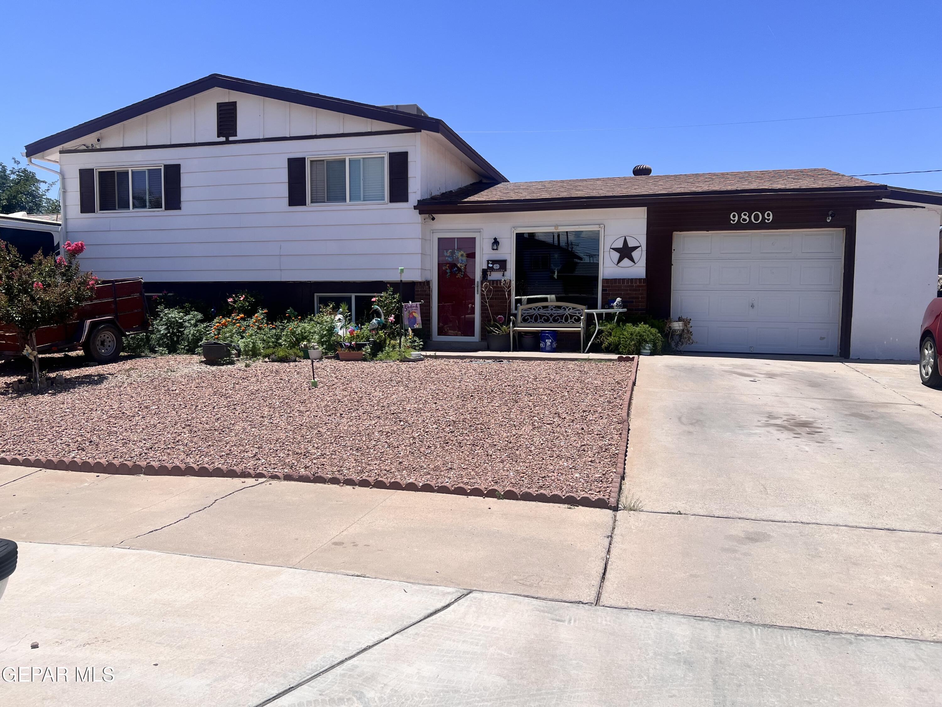 9809 Goby Street Property Photo 1