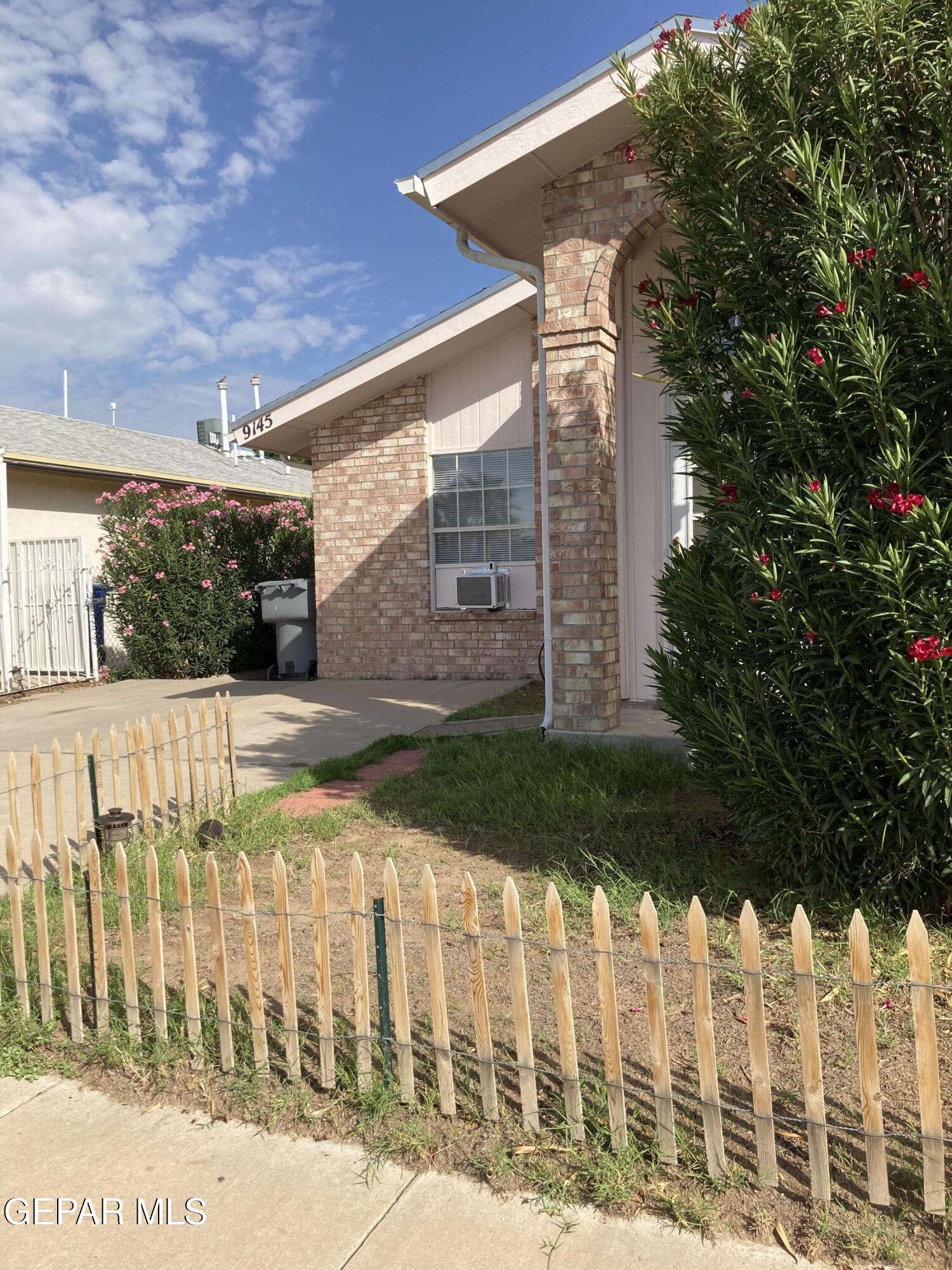 9145 Bur Oak Circle Property Photo 1