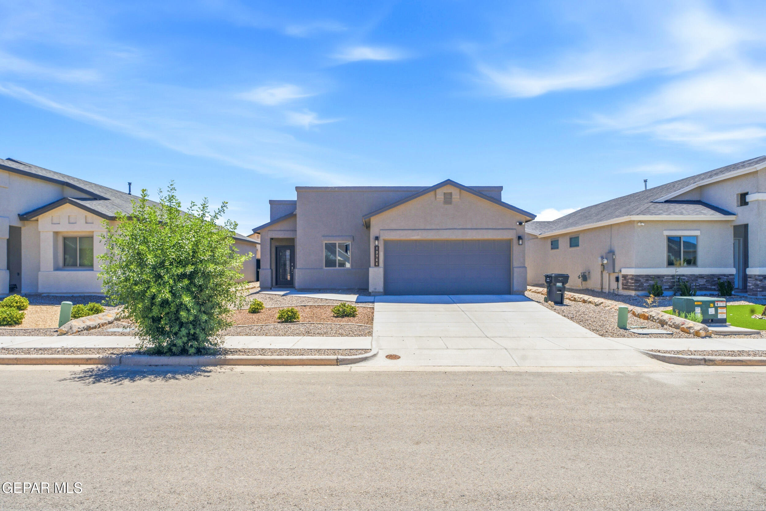 13744 Lago Vista Avenue Property Photo 1