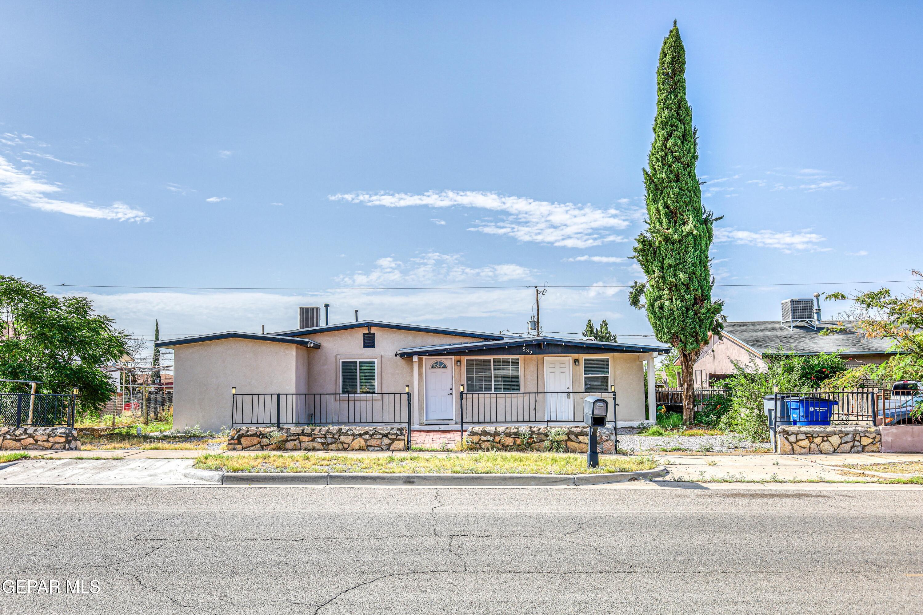 232 E BORDERLAND Road