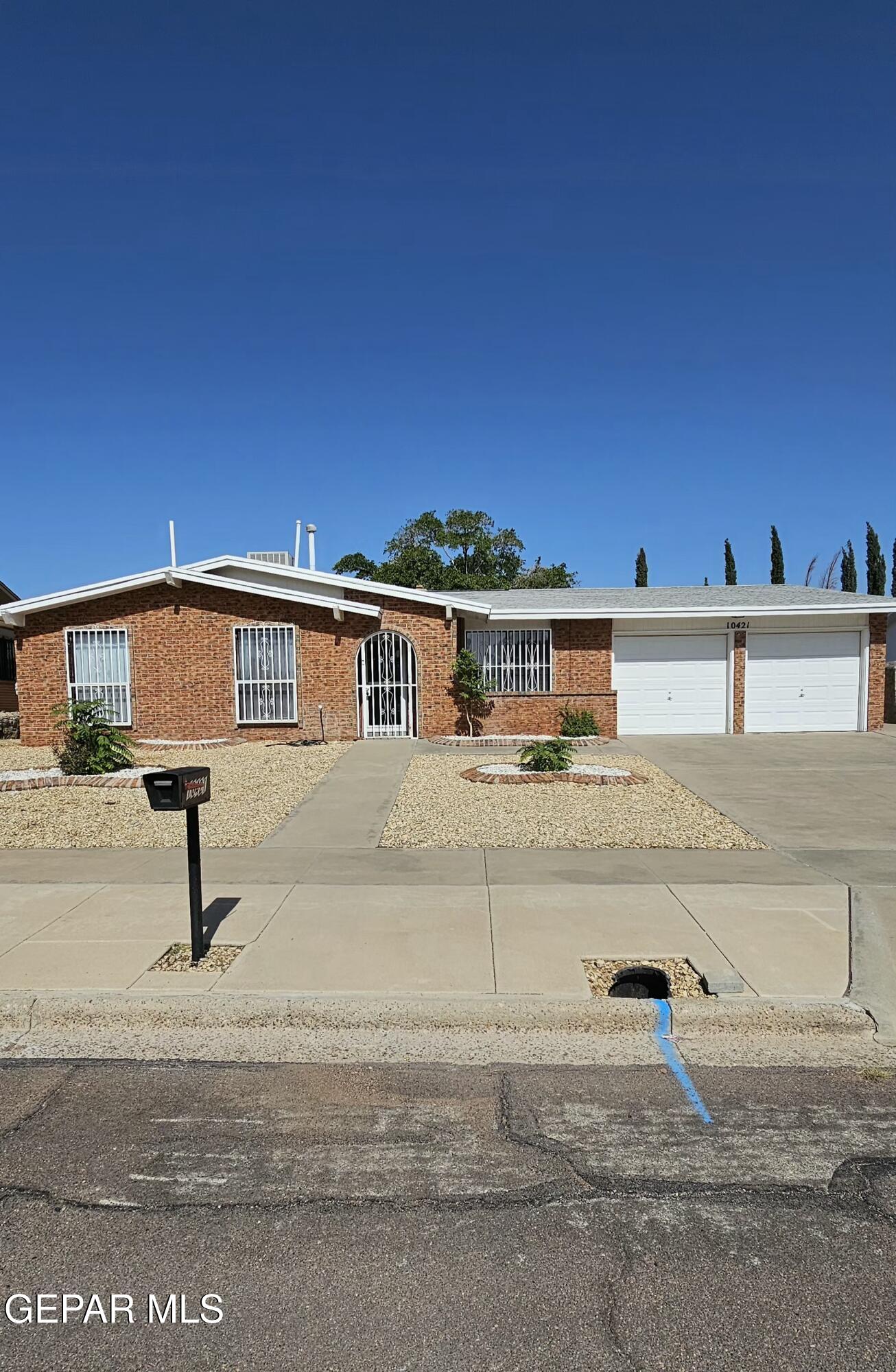 10421 Byzantium Lane Property Photo 1