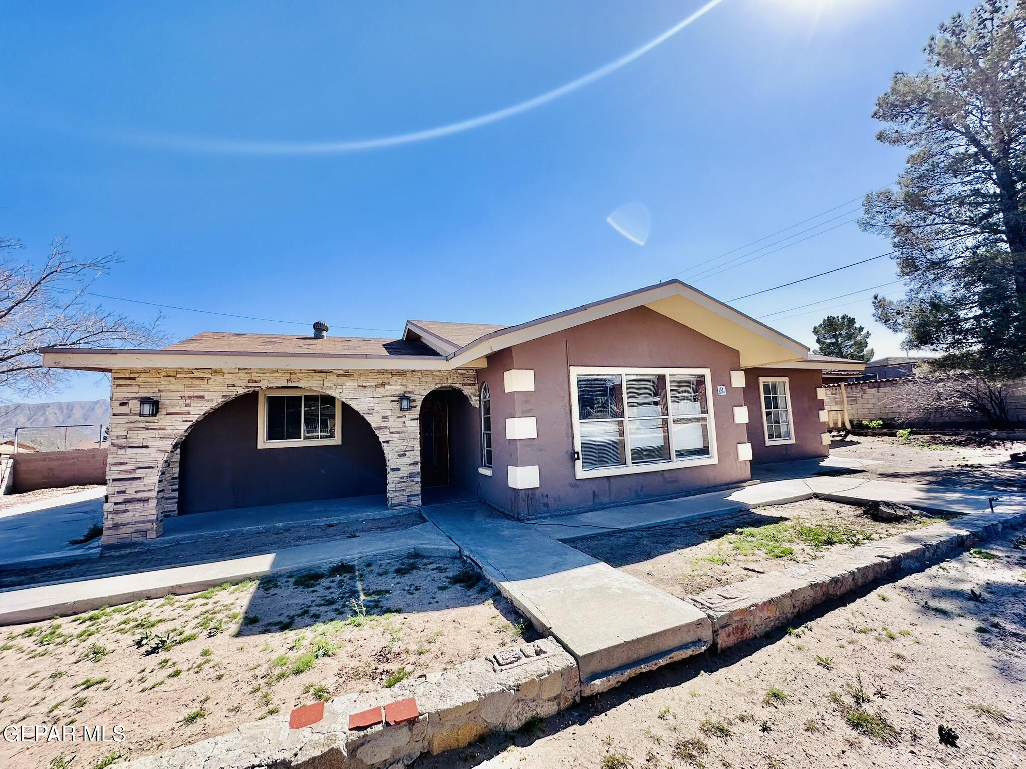 321 2nd Street Property Photo 1