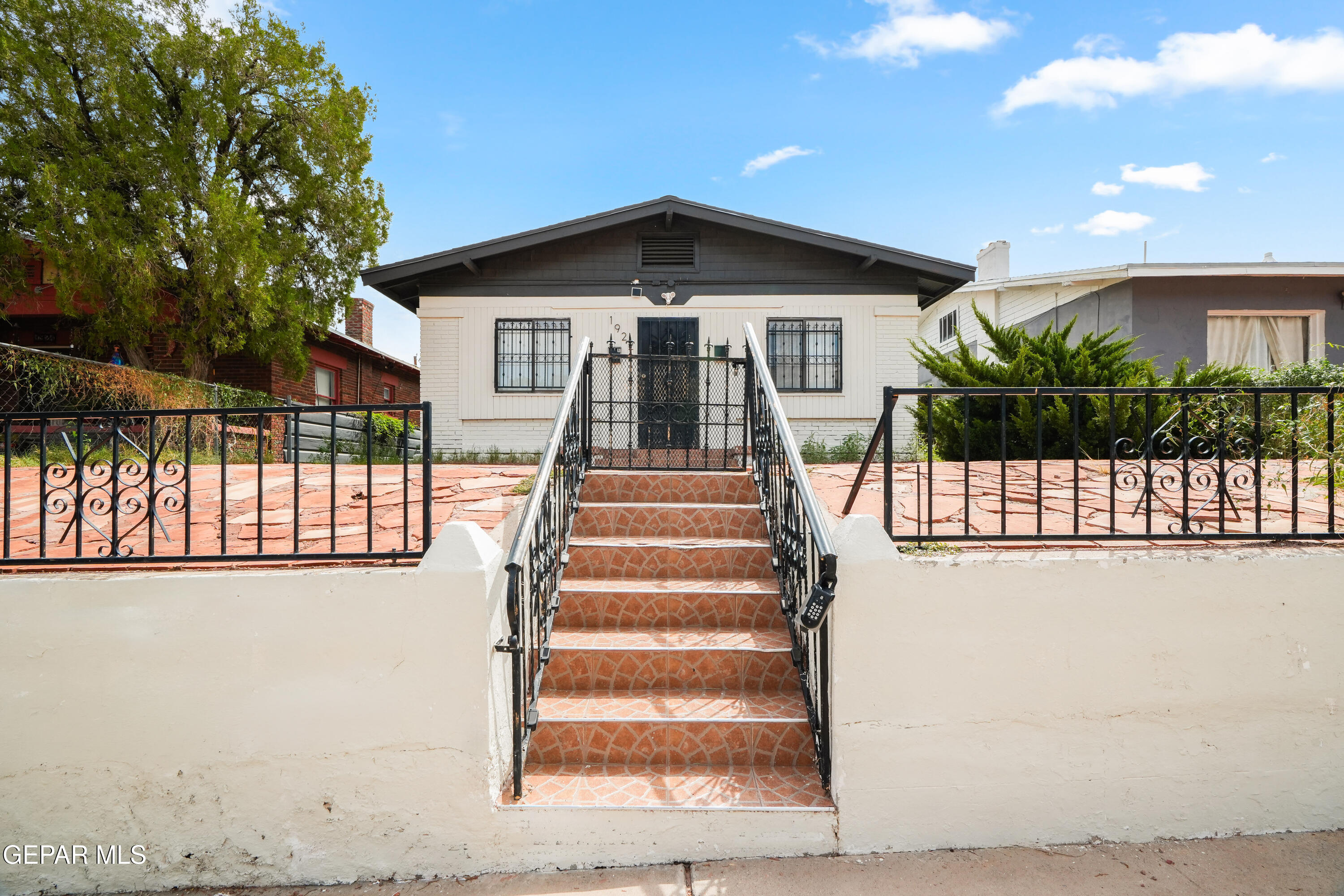 1922 Happer Street Property Photo 1