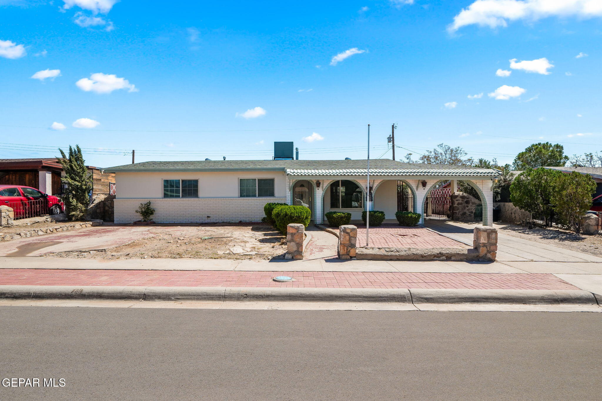 956 Burgess Drive Property Photo 1