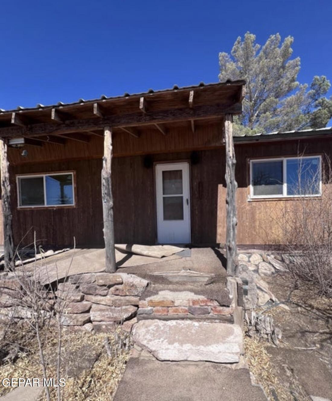 816 N Martin Avenue Property Photo 1