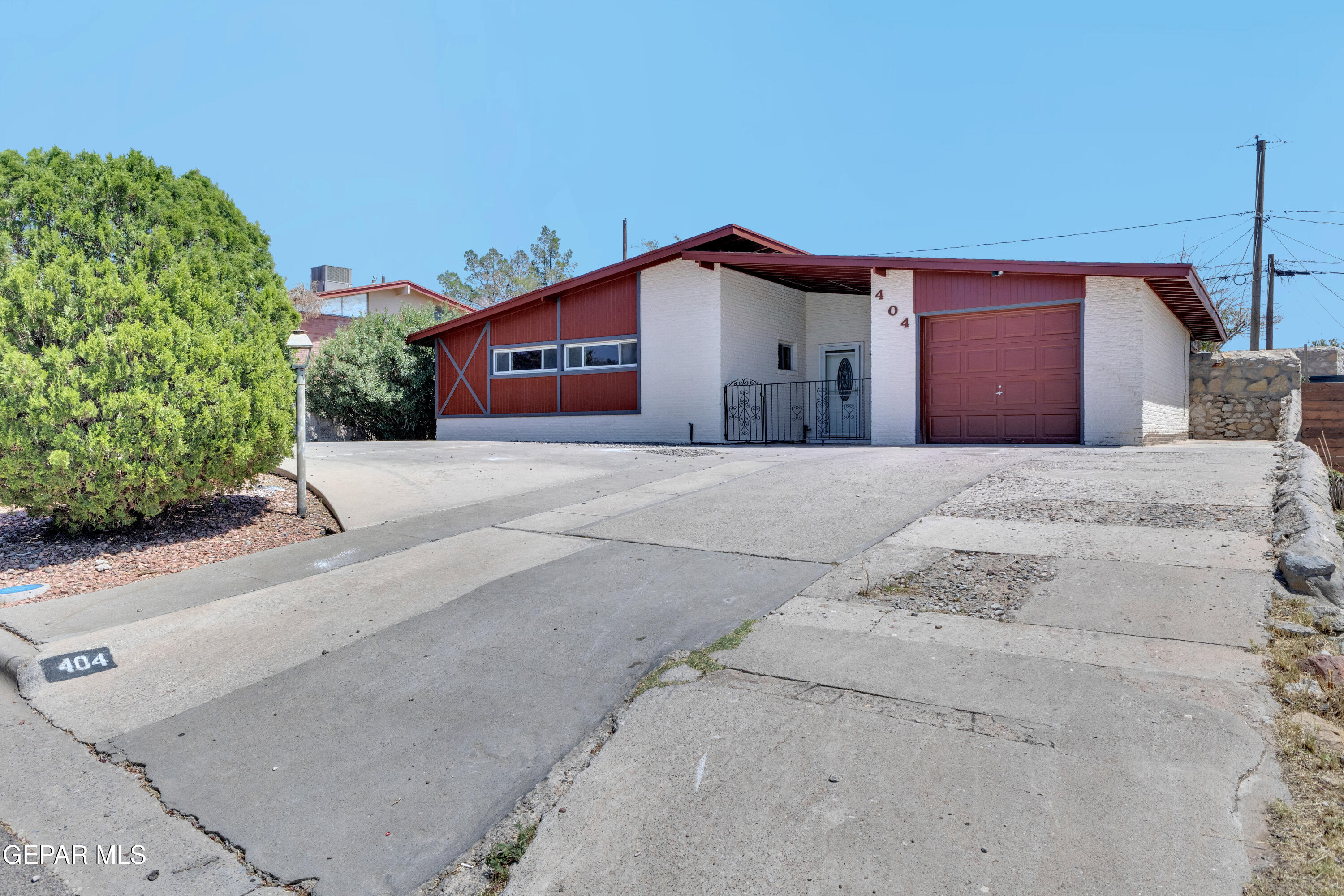 404 Chermont Drive Property Photo 1