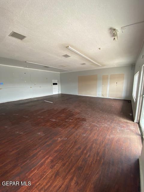 3325 Fort Boulevard Property Photo 2