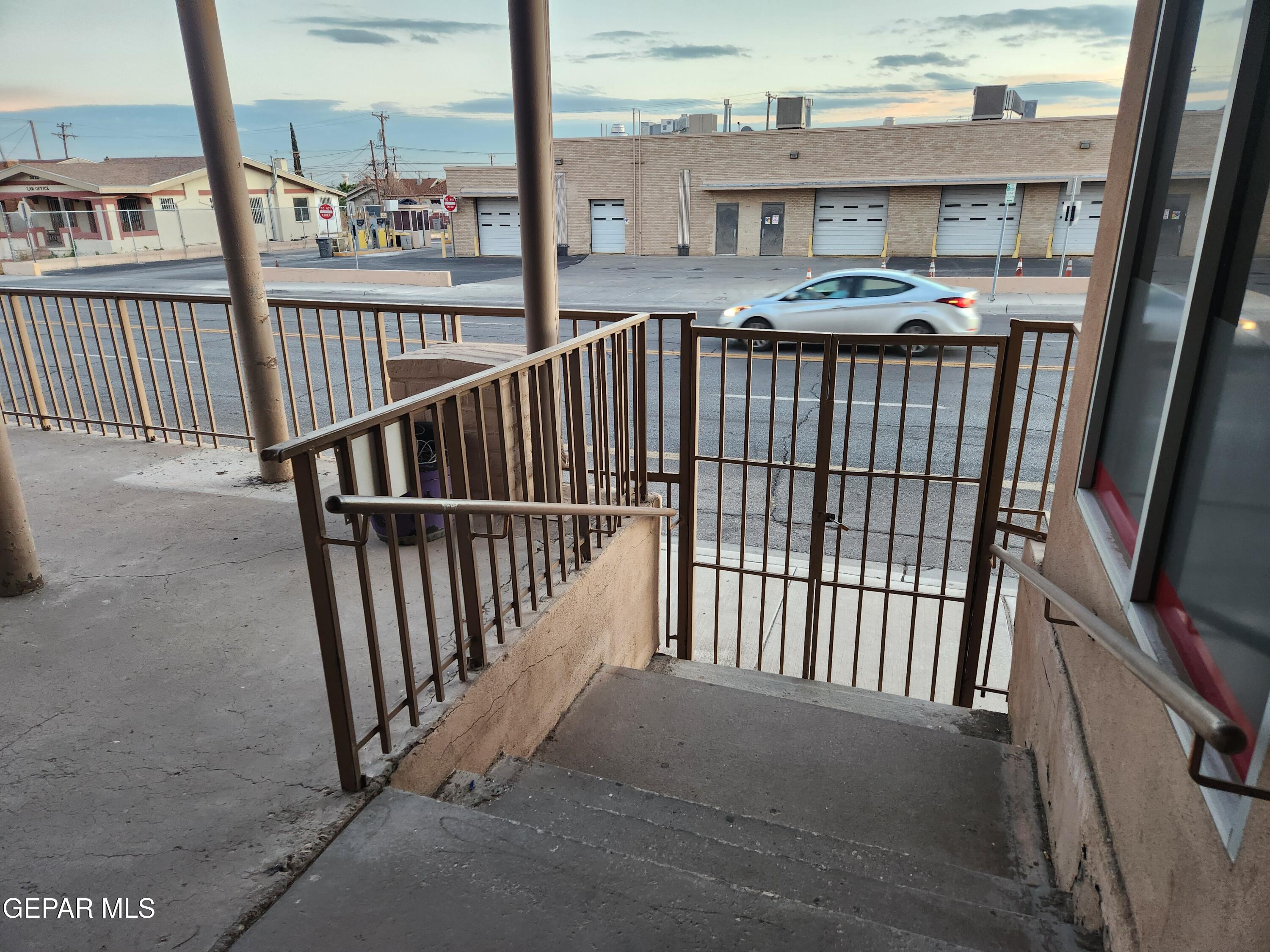 3007 Montana Avenue Property Photo 3