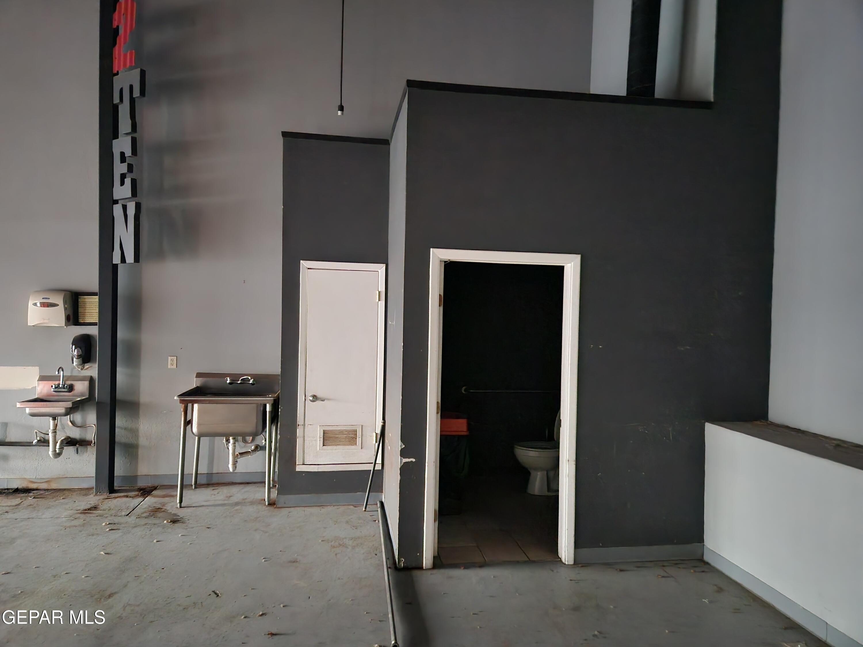 3007 Montana Avenue Property Photo 12