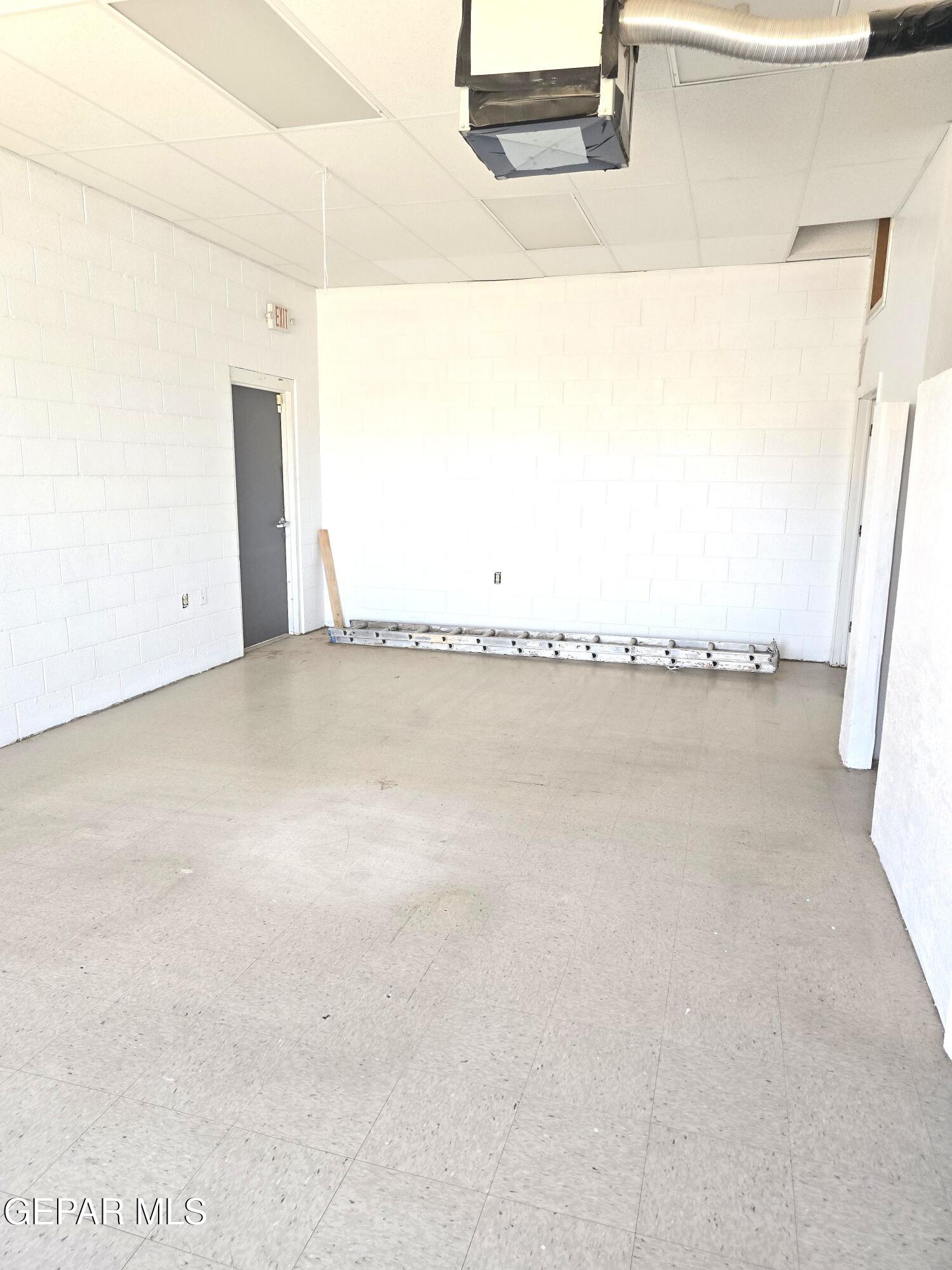 7244 N Loop Drive B Property Photo 6