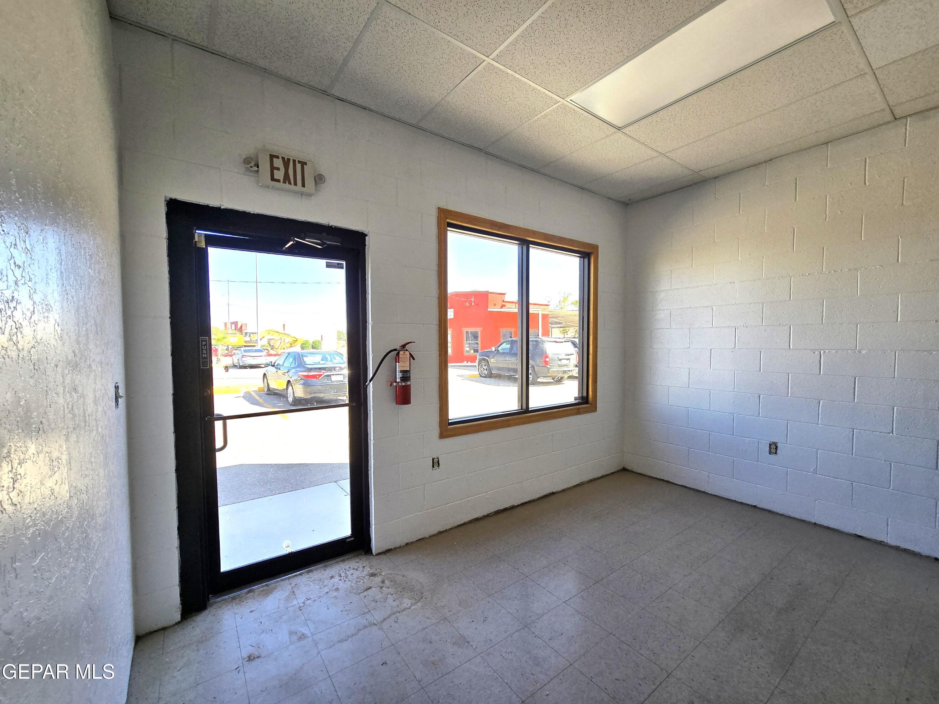 7244 N Loop Drive B Property Photo 8