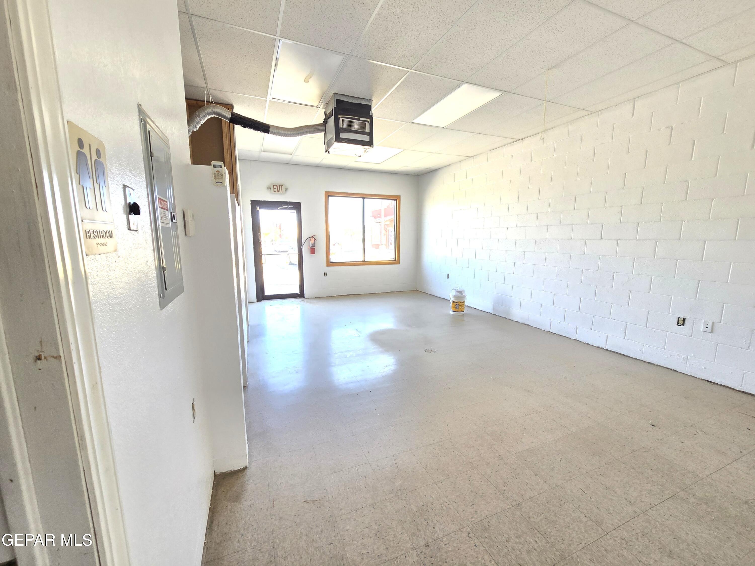 7244 N Loop Drive B Property Photo 9