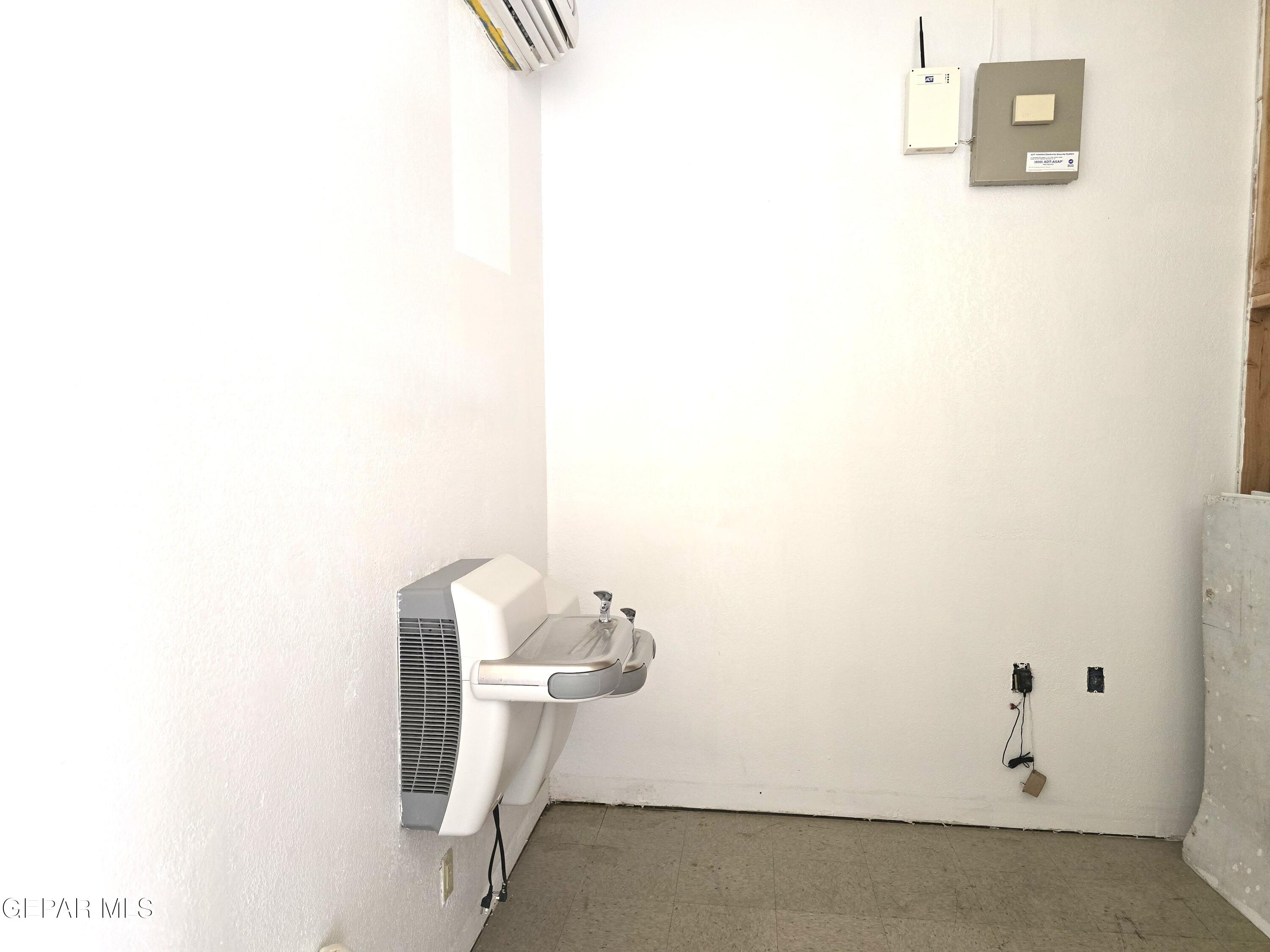 7244 N Loop Drive B Property Photo 13