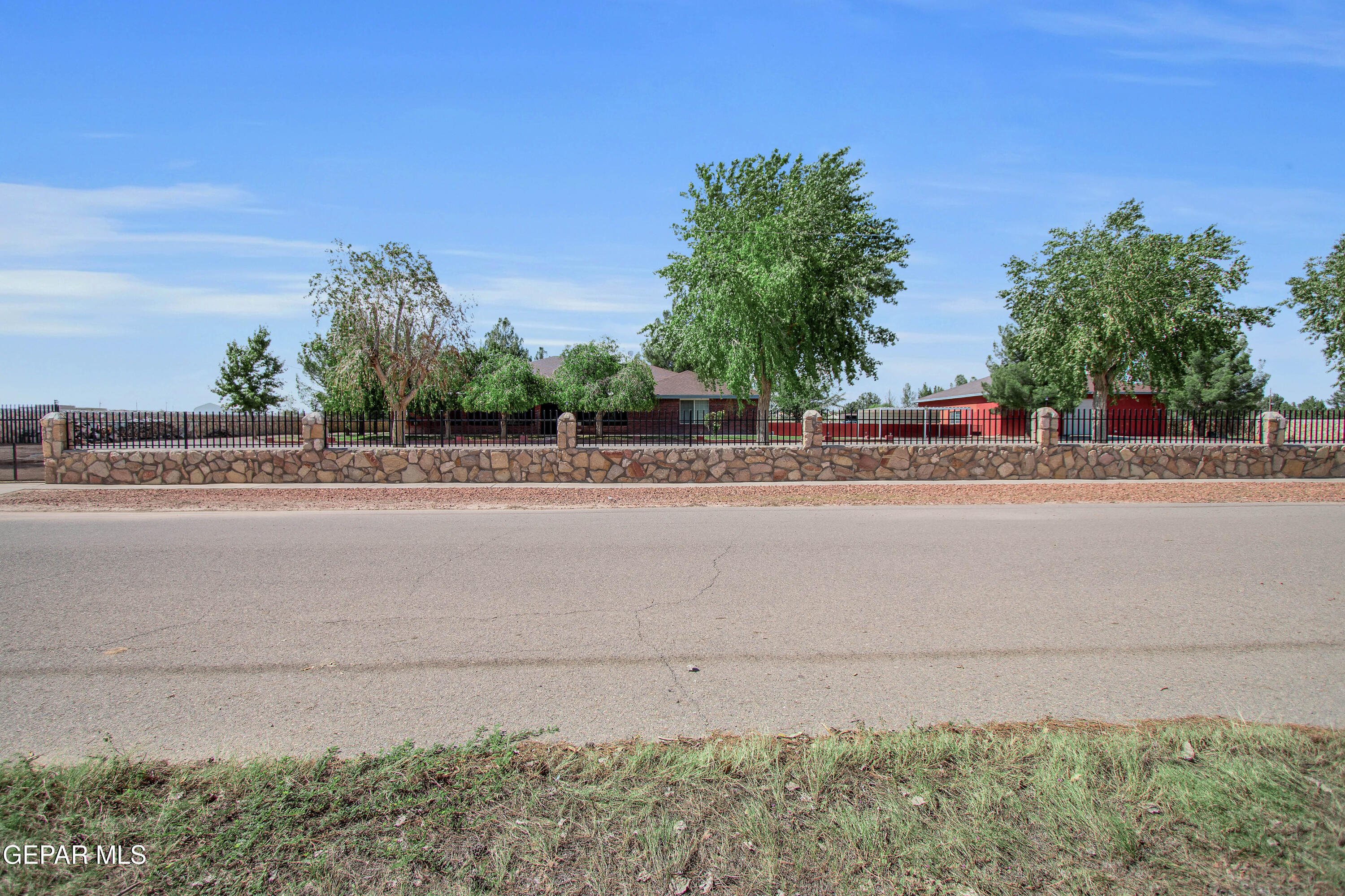 166 W Hills Drive Property Photo 1