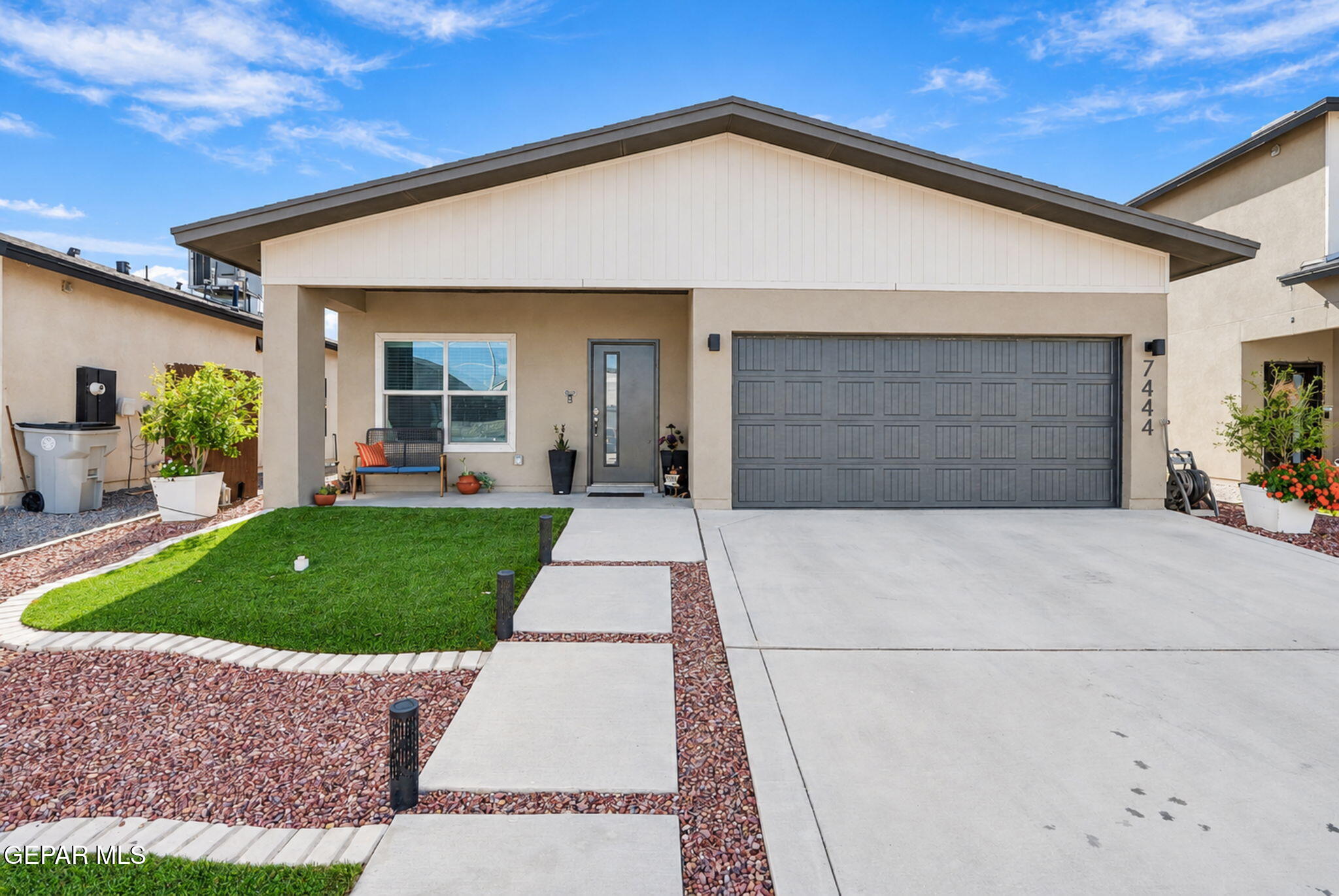 7444 Norte Mesa Lane Property Photo 1