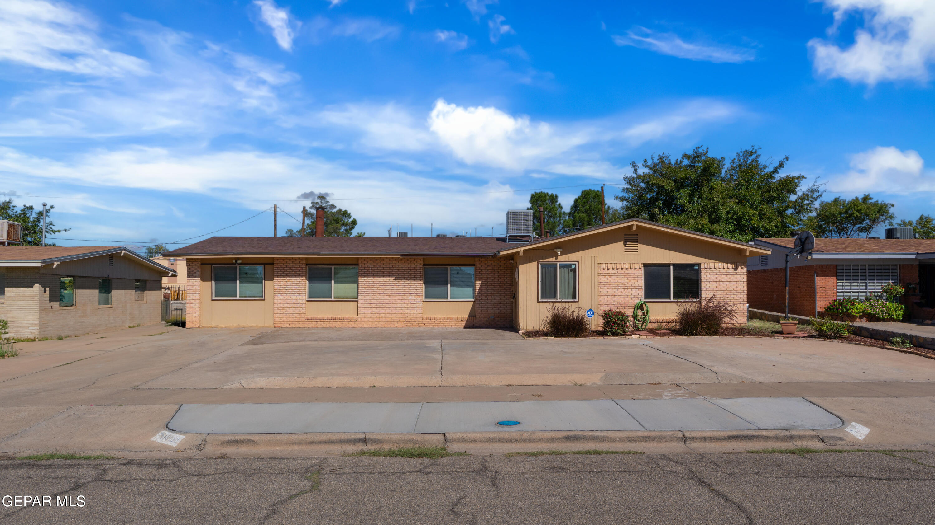 10133 Renfrew Drive Property Photo 1