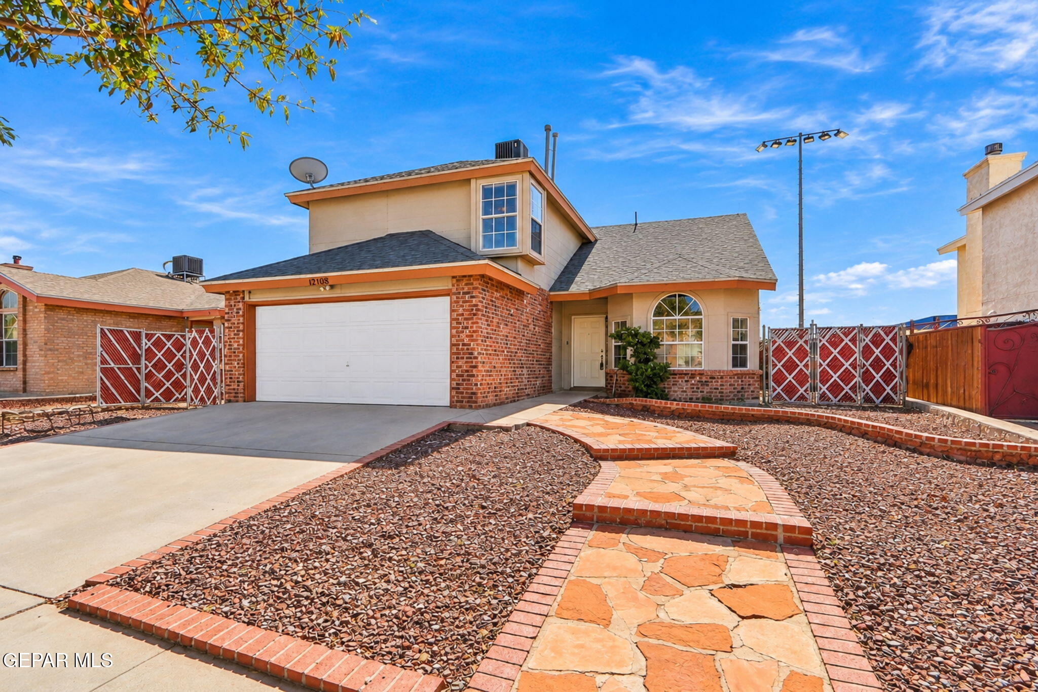 12108 Dos Rios Drive Property Photo 1