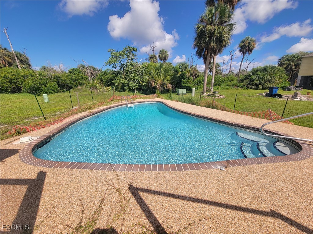 13690 Gannet Dr Property Photo 3