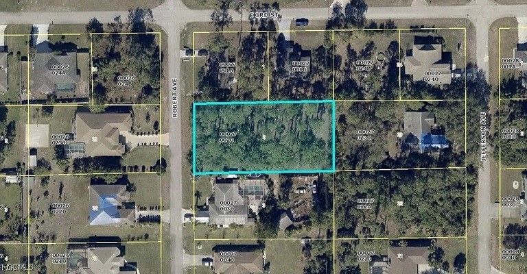 220 Robert Ave Property Photo 1
