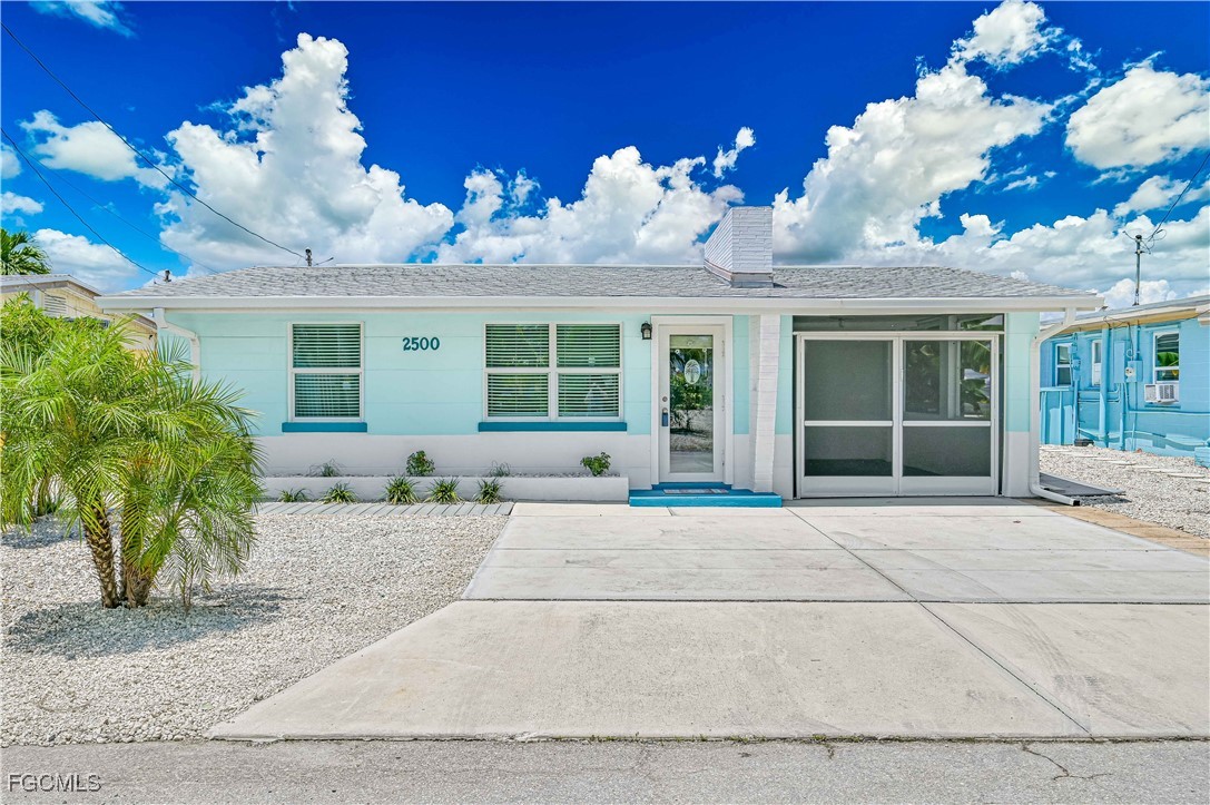 2500 Harbor View Dr Property Photo 4