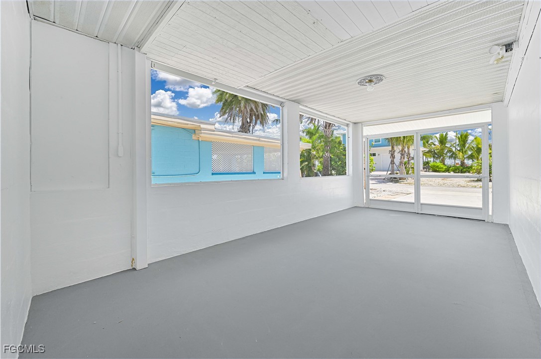 2500 Harbor View Dr Property Photo 14