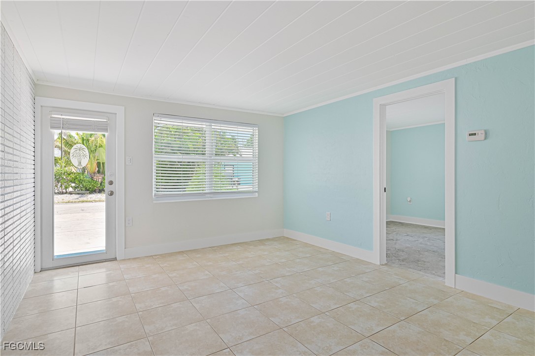 2500 Harbor View Dr Property Photo 15