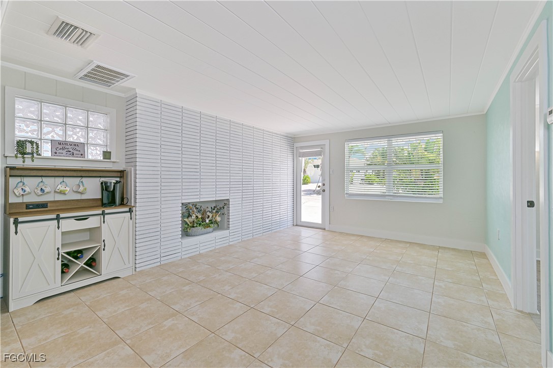 2500 Harbor View Dr Property Photo 17
