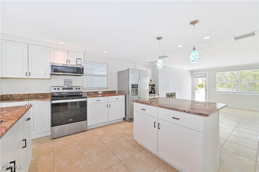 2500 Harbor View Dr Property Photo 22