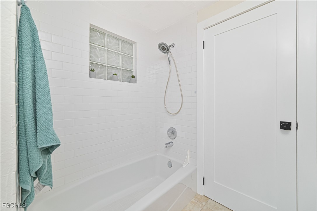 2500 Harbor View Dr Property Photo 33