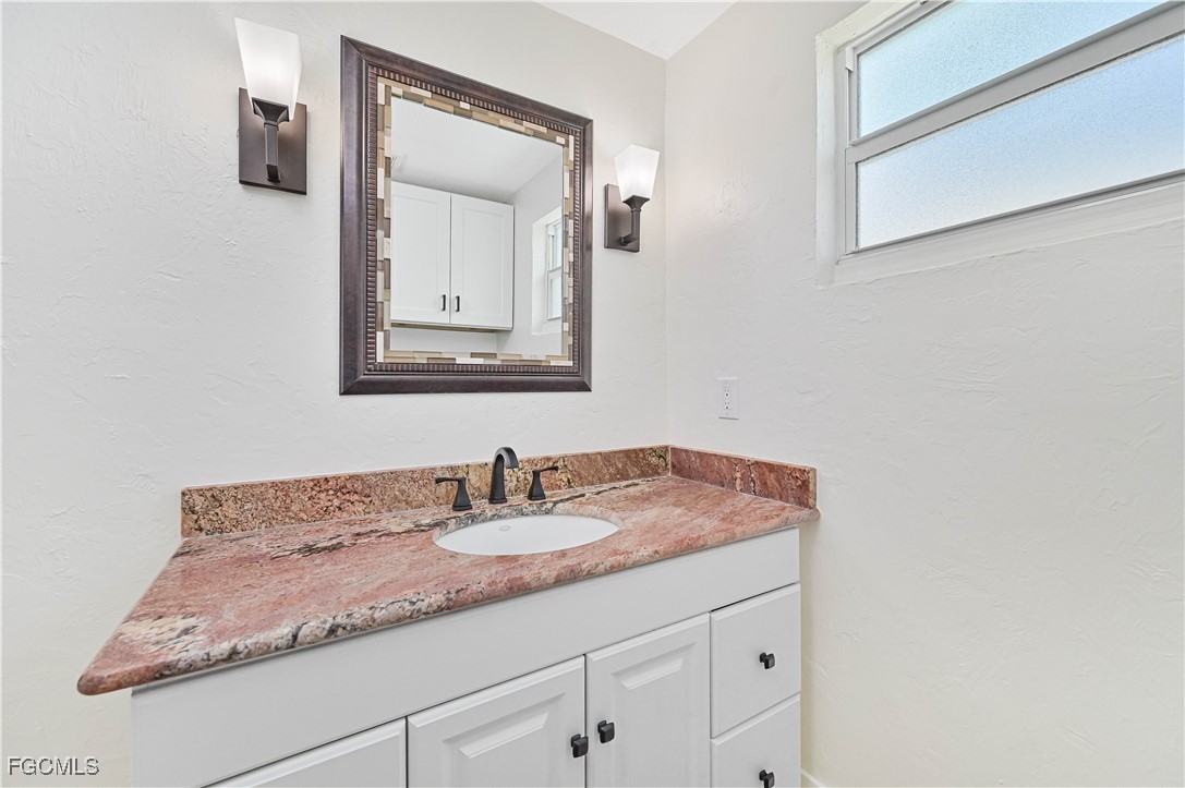 2500 Harbor View Dr Property Photo 34